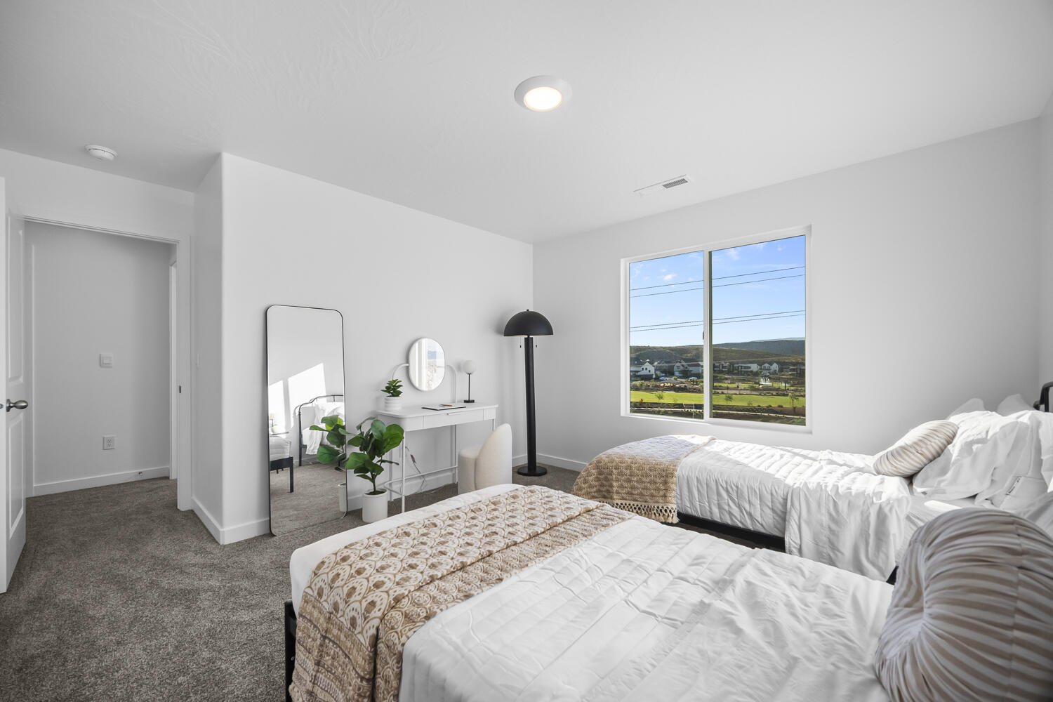 LAVENDER CANYON AT LONG VALLEY - Residential Income