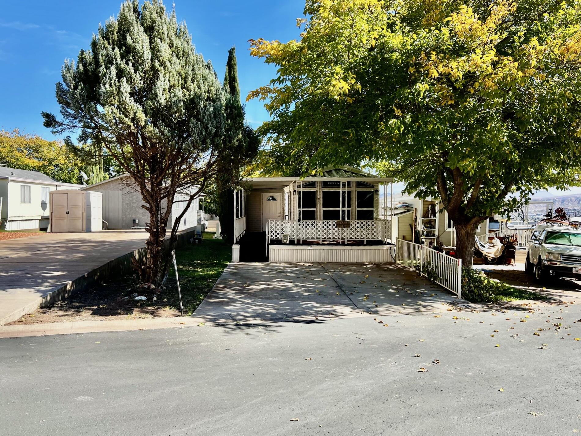 CANYON BREEZE RV RESORT - Residential