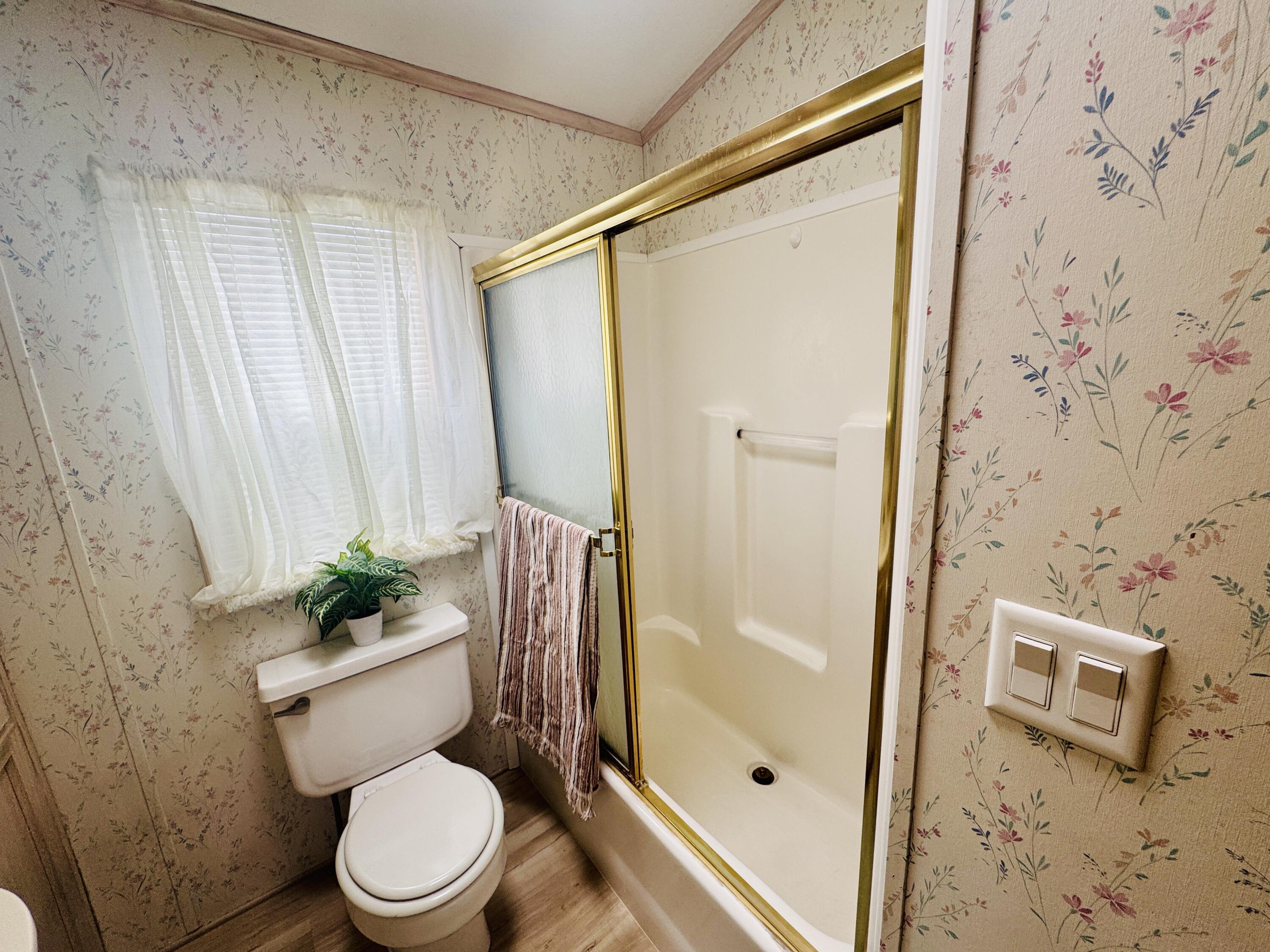 CANYON BREEZE RV RESORT - Residential