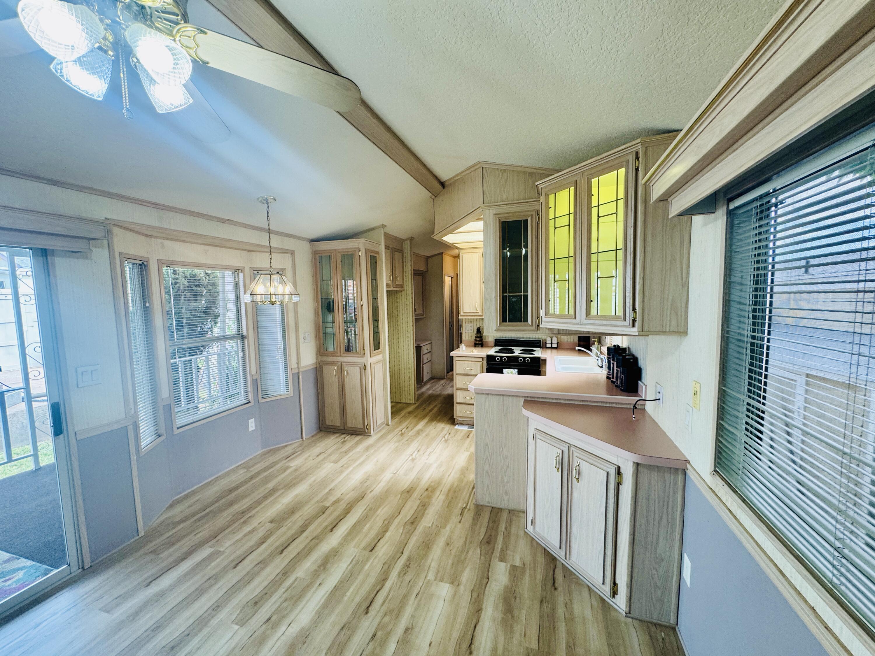 CANYON BREEZE RV RESORT - Residential