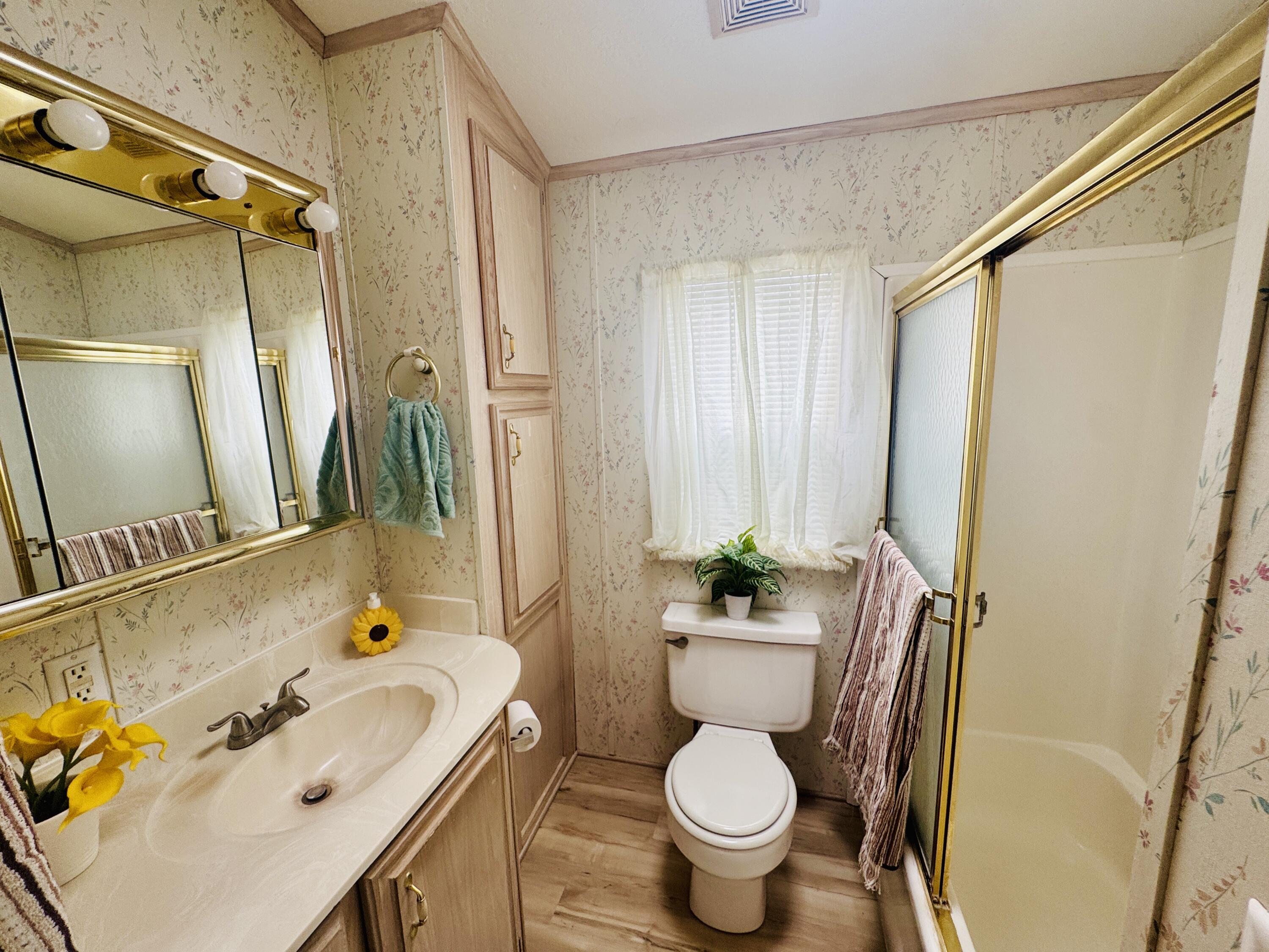 CANYON BREEZE RV RESORT - Residential