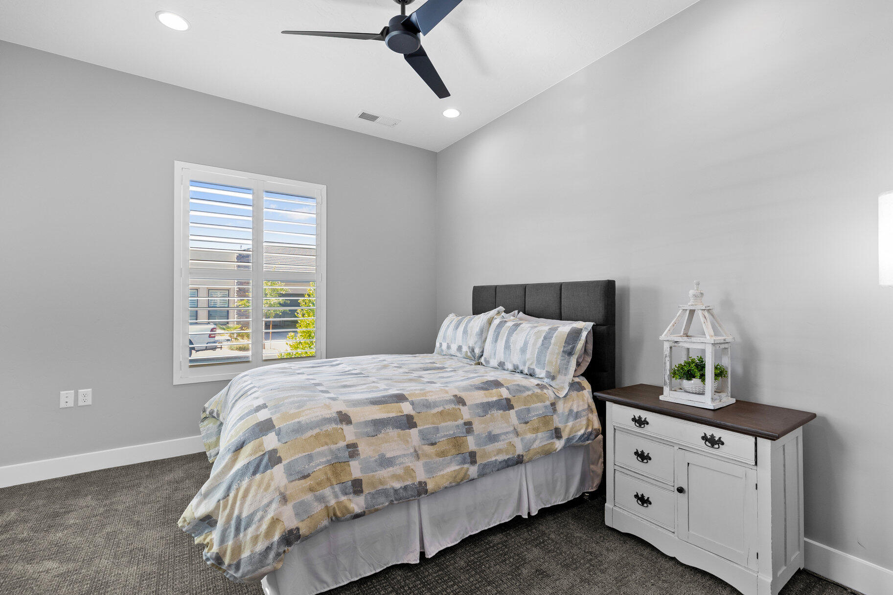 VILLAS AT SUN RIVER - Residential