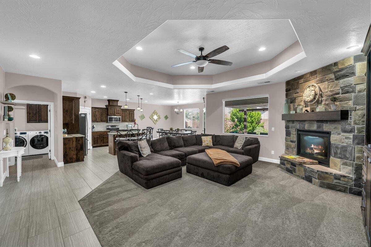 DIXIE SPRINGS - Residential