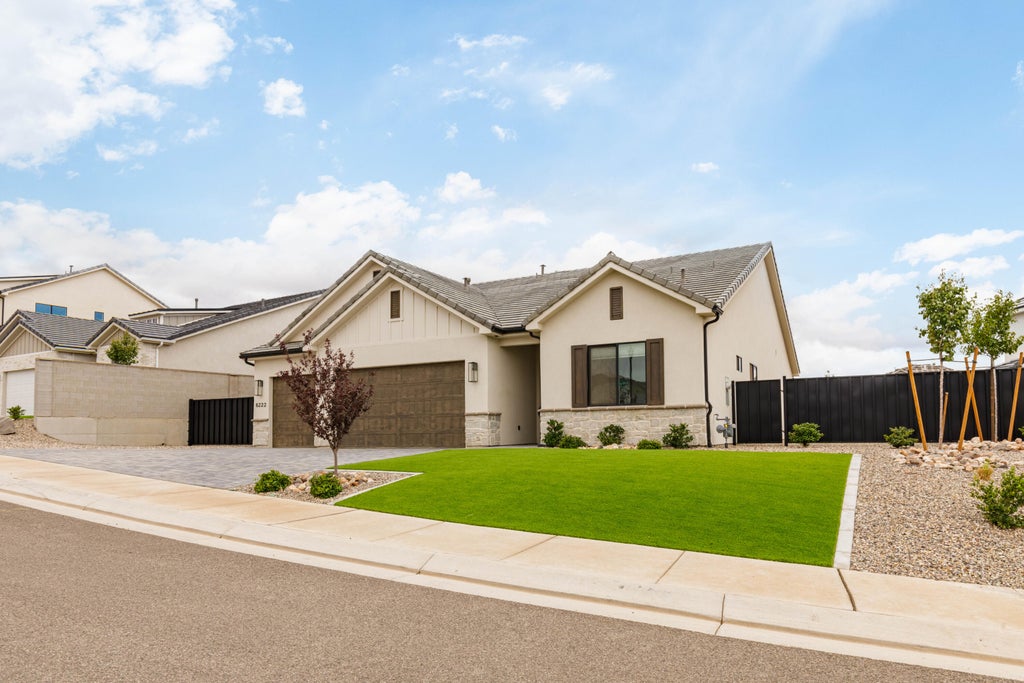 Photo of 6222 S Bespin LN, Saint George, UT 84790 (MLS # 26-277198)
