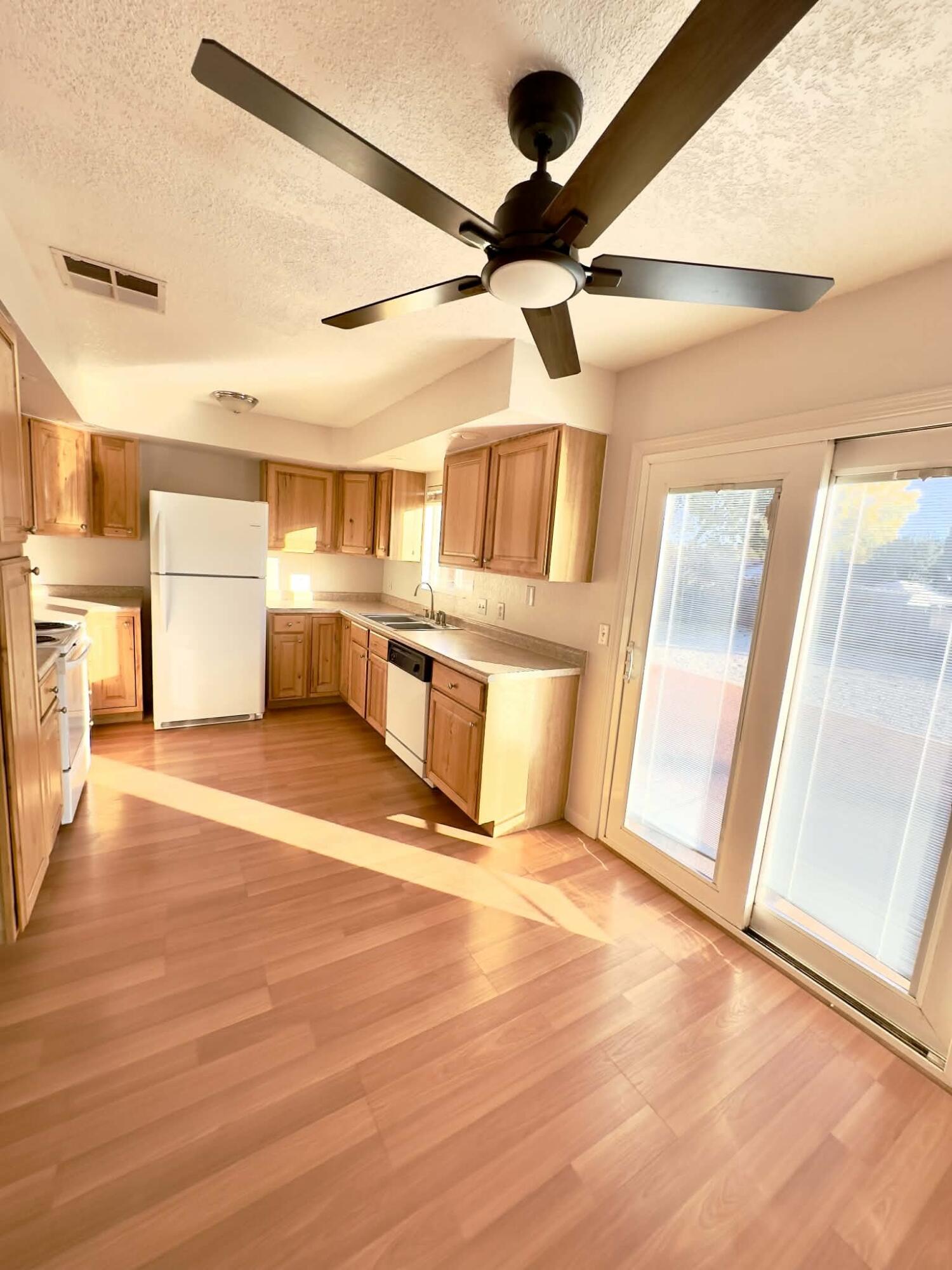 JCR MOBILE ESTATES - Residential