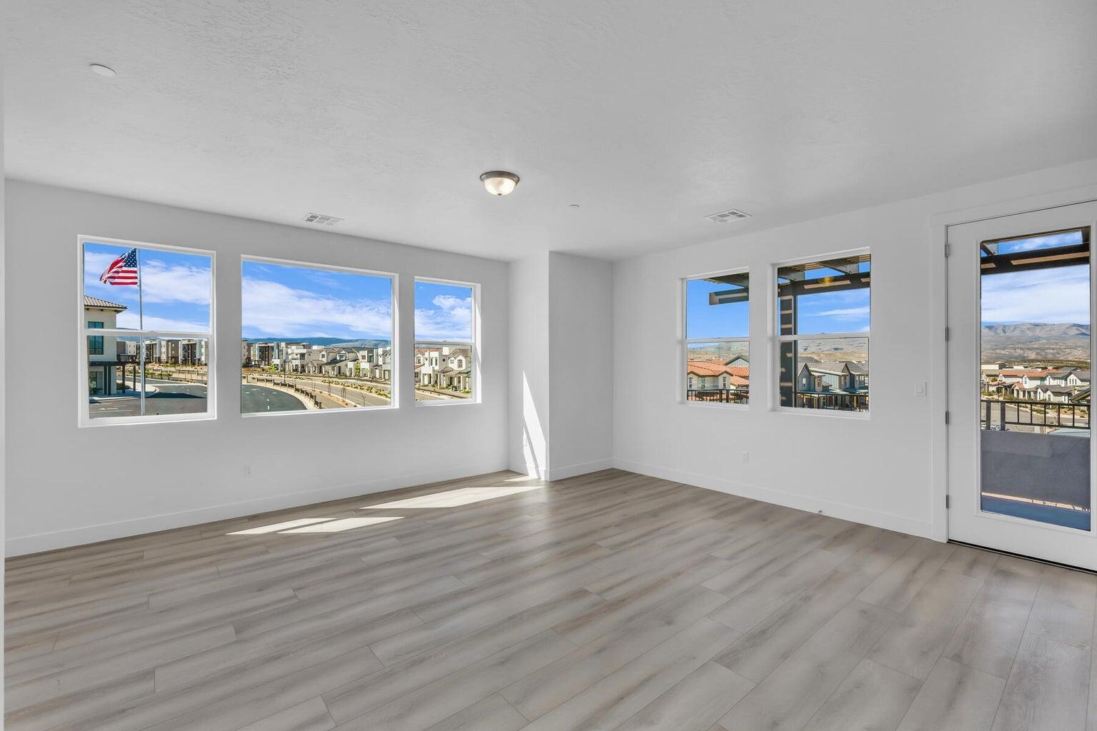 DESERT COLOR AUBURN HILLS CONDOMINIUMS - Residential