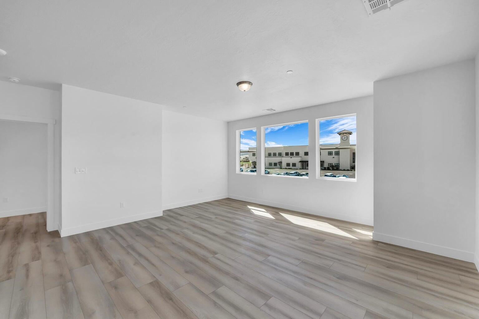 DESERT COLOR AUBURN HILLS CONDOMINIUMS - Residential