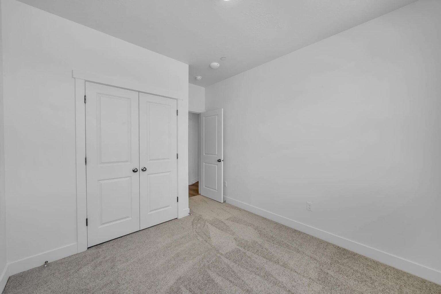 DESERT COLOR AUBURN HILLS CONDOMINIUMS - Residential