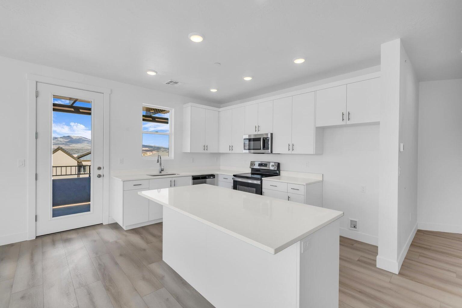 DESERT COLOR AUBURN HILLS CONDOMINIUMS - Residential