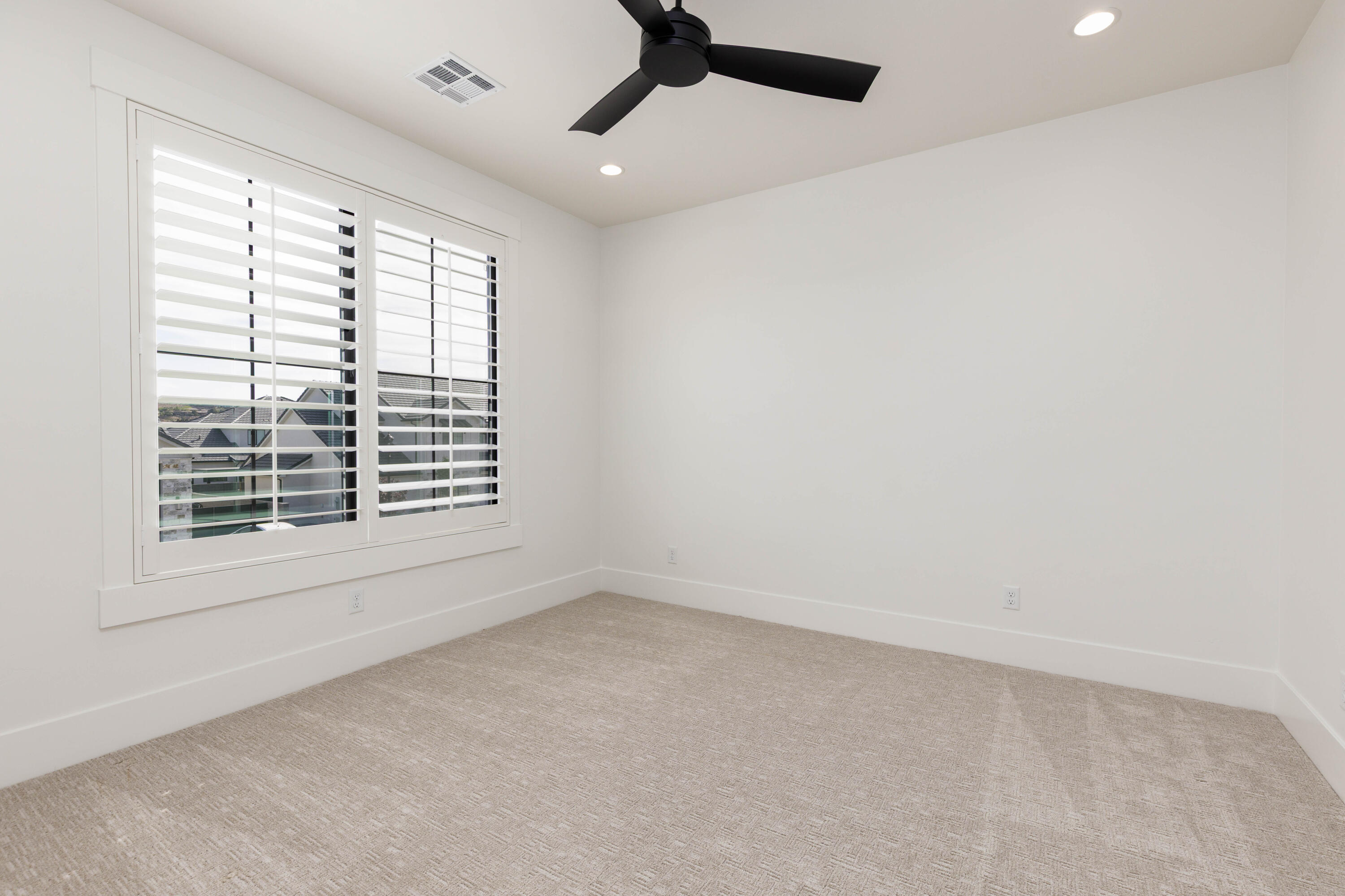 MOORLAND PARK - Residential