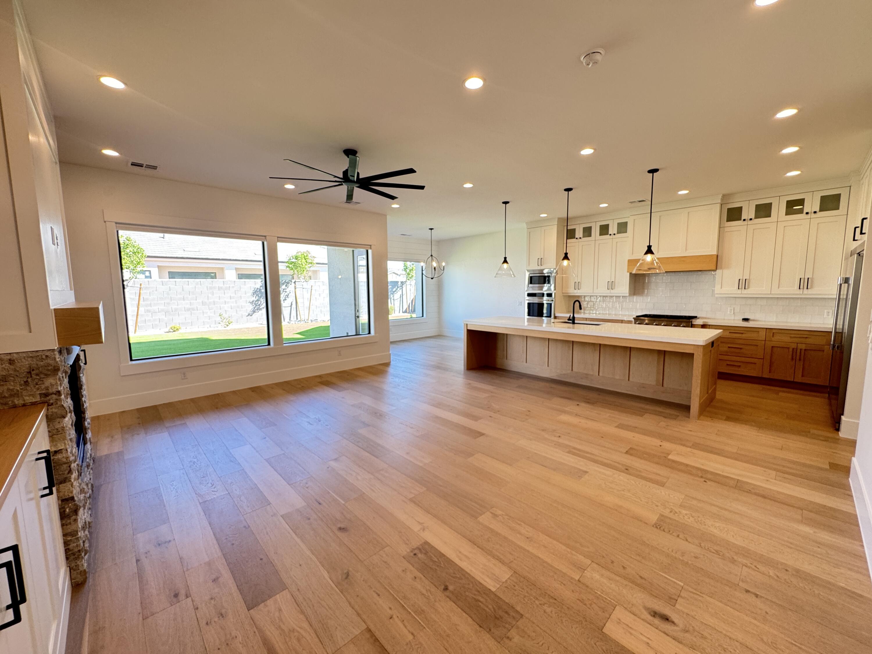 MOORLAND PARK - Residential