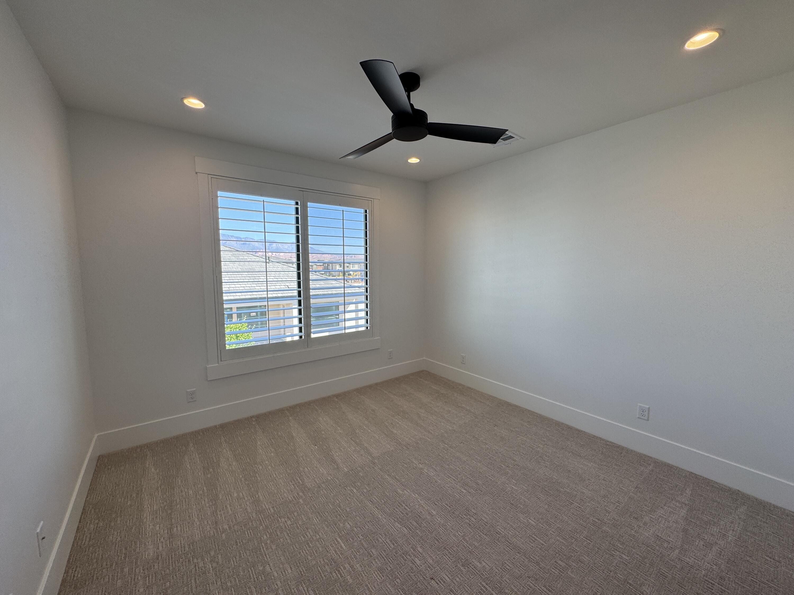 MOORLAND PARK - Residential