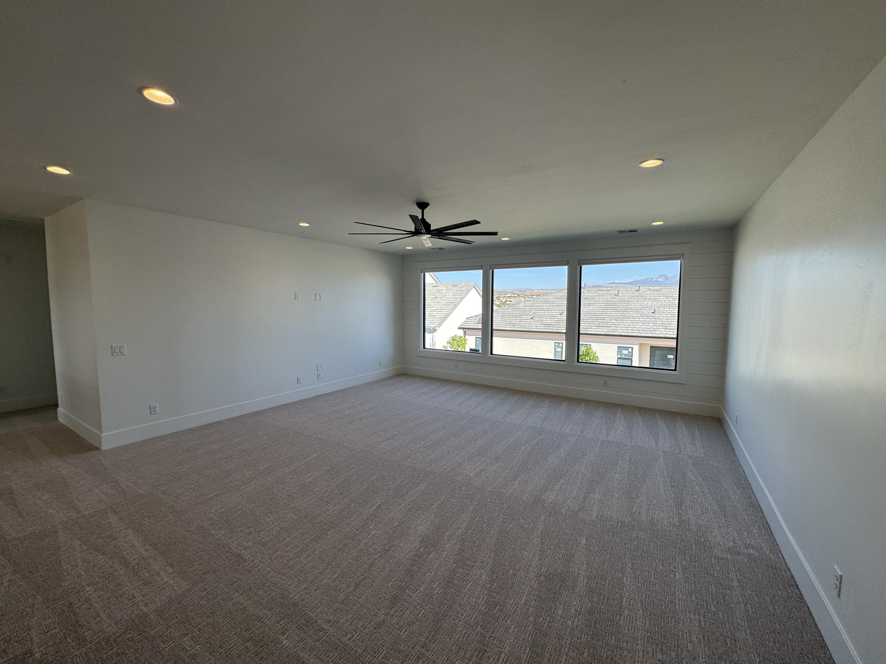 MOORLAND PARK - Residential