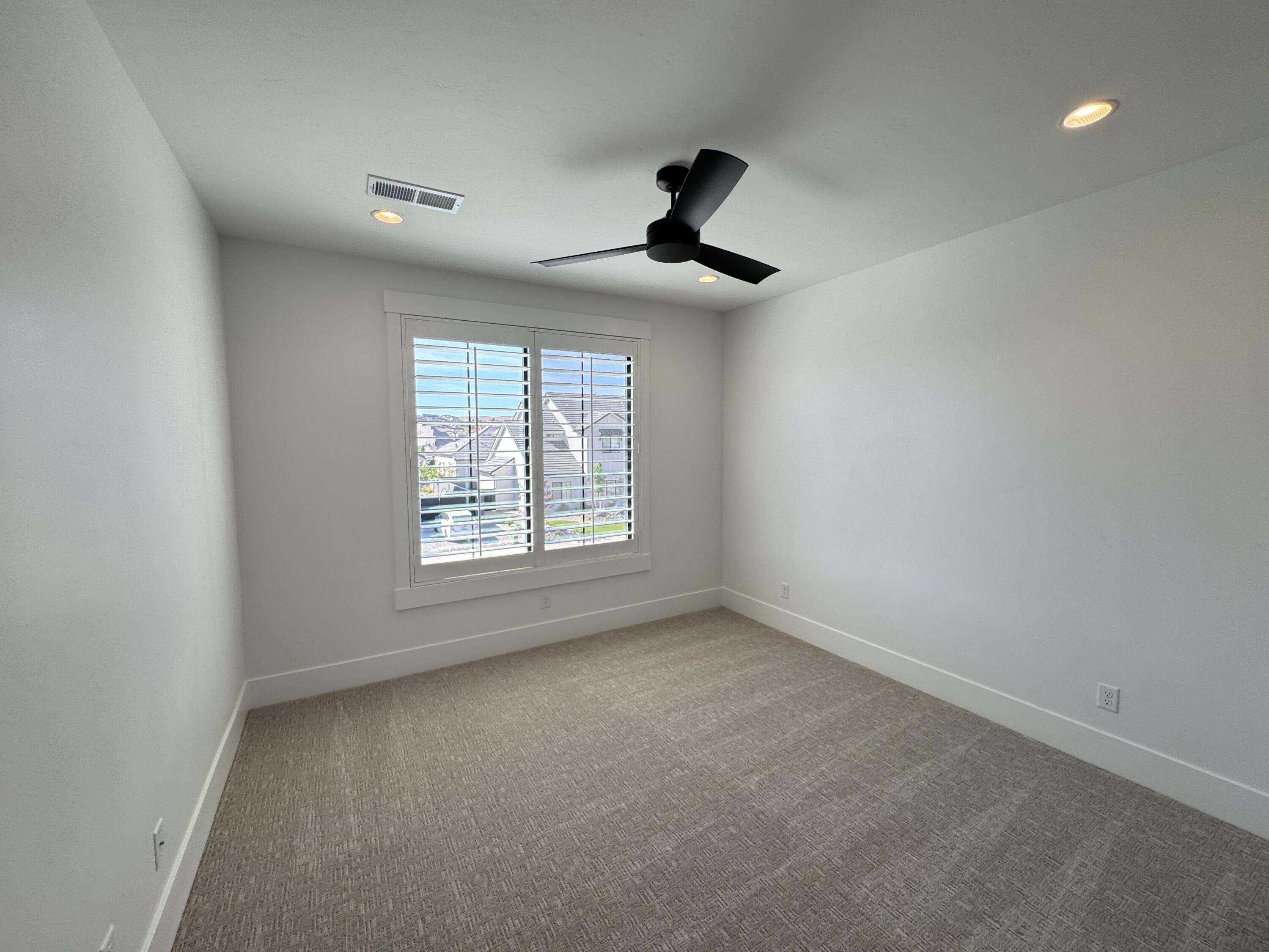 MOORLAND PARK - Residential