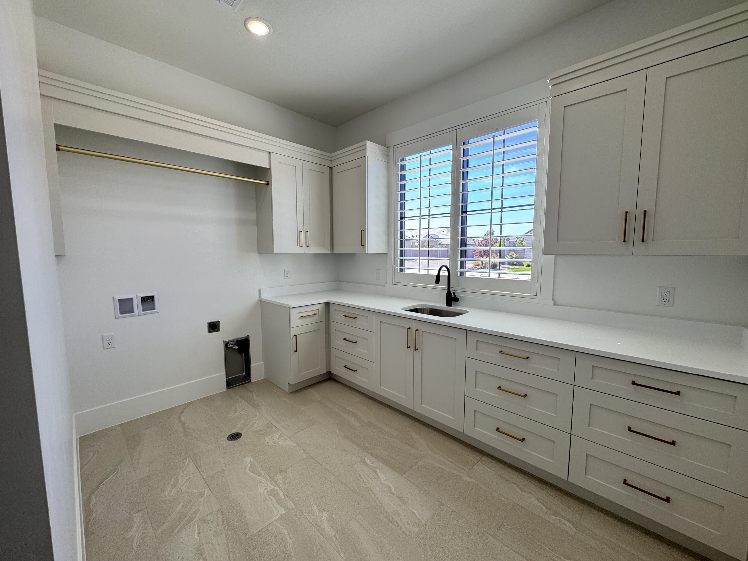 MOORLAND PARK - Residential