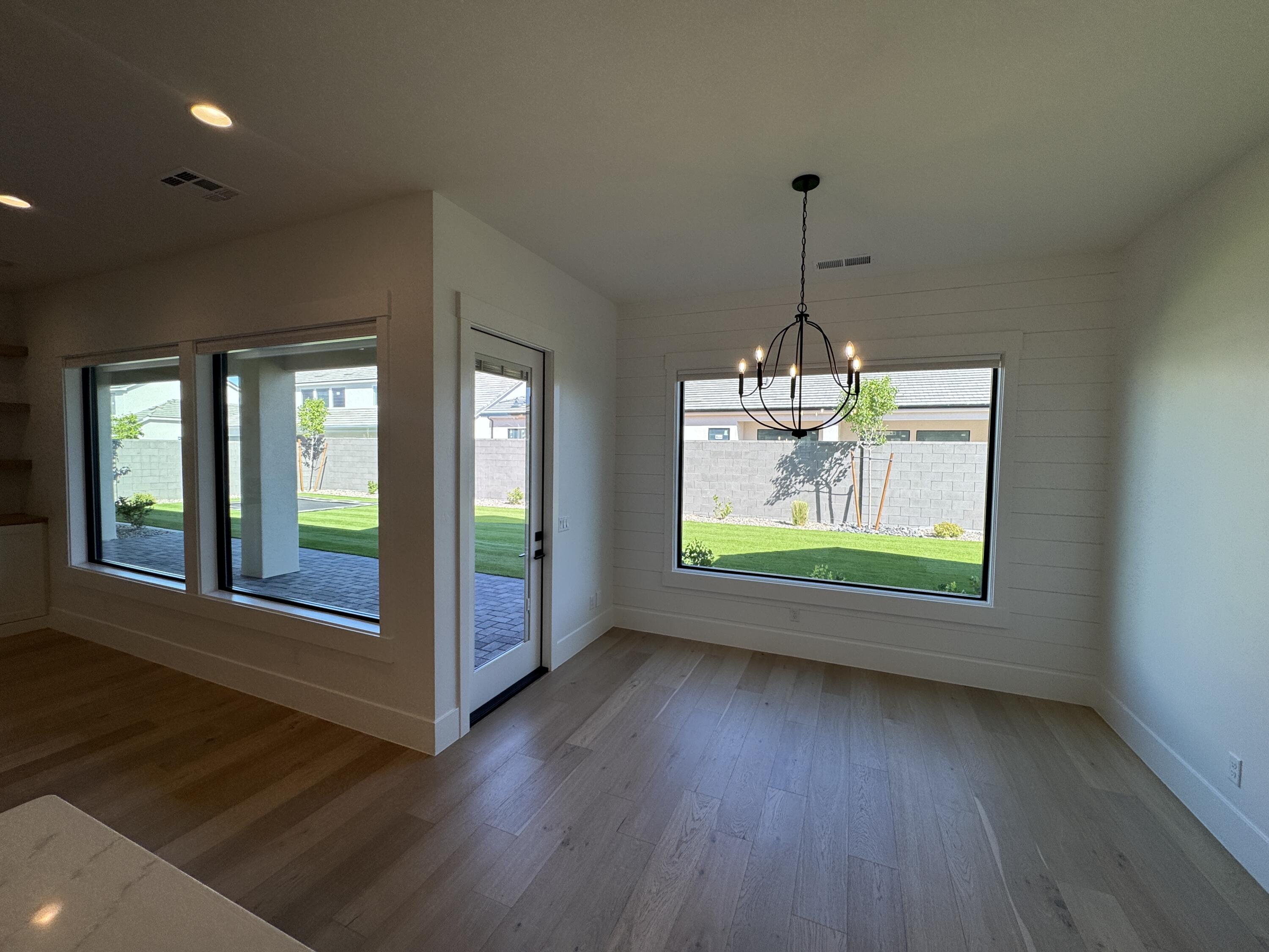 MOORLAND PARK - Residential