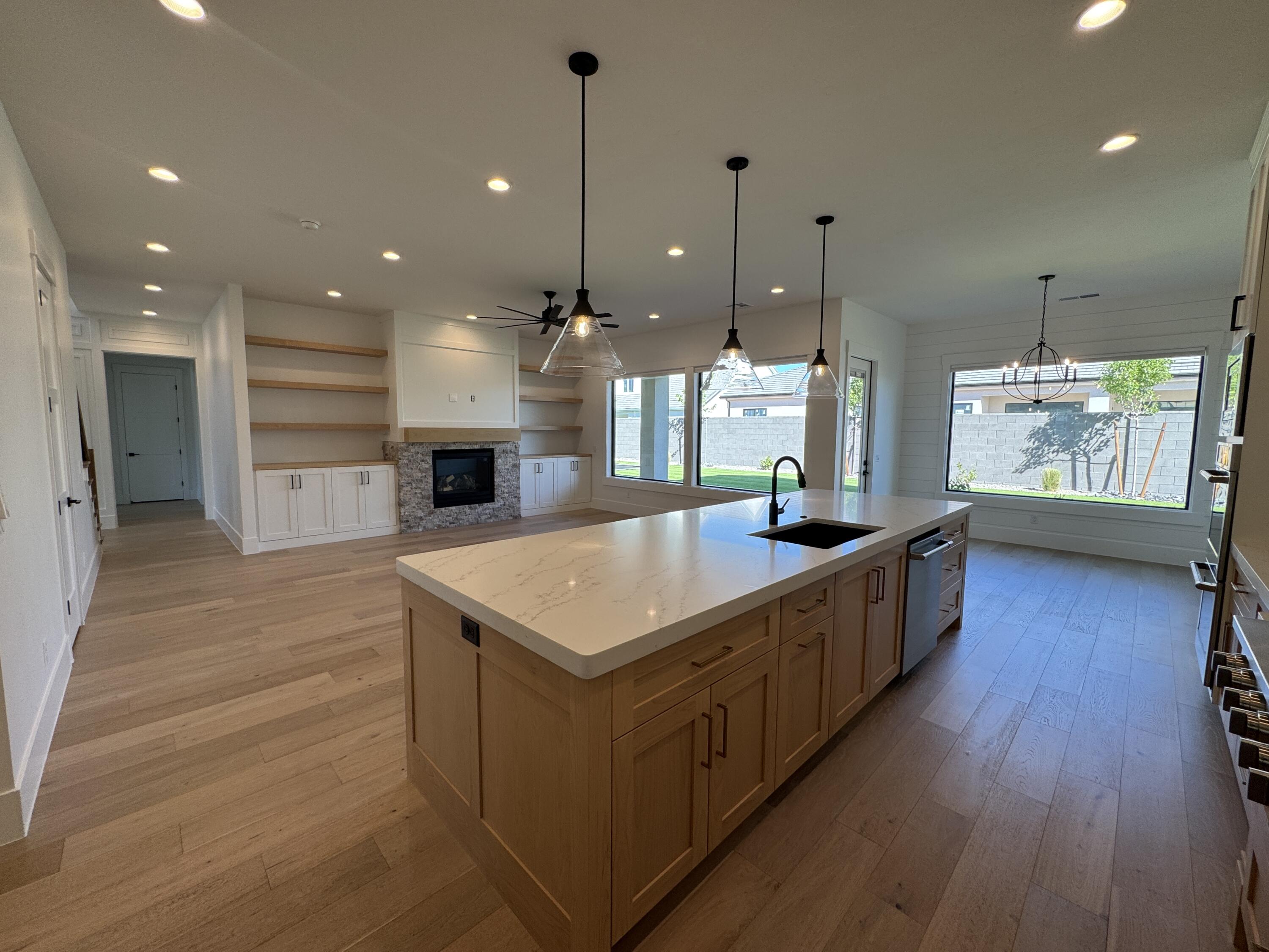 MOORLAND PARK - Residential