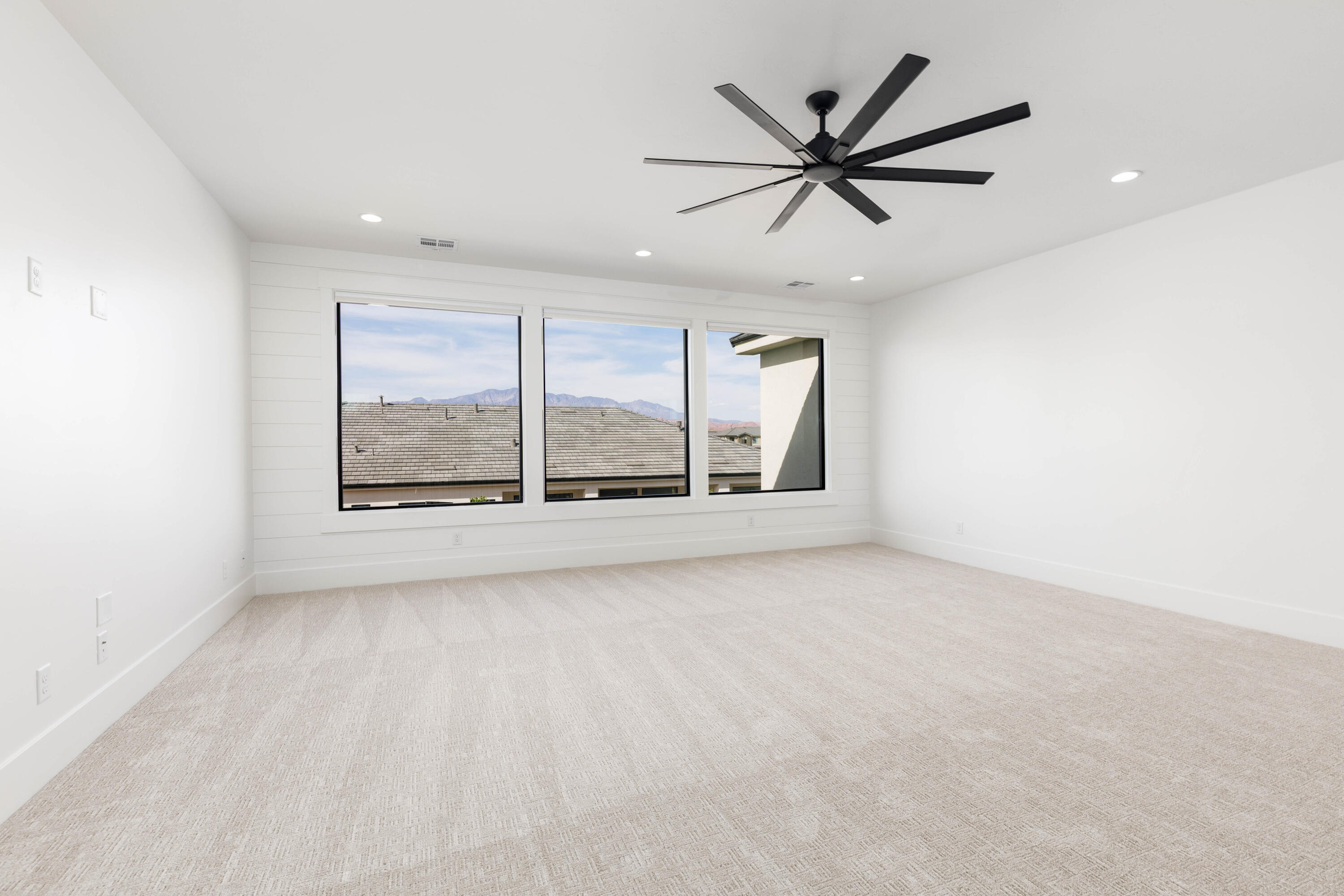 MOORLAND PARK - Residential