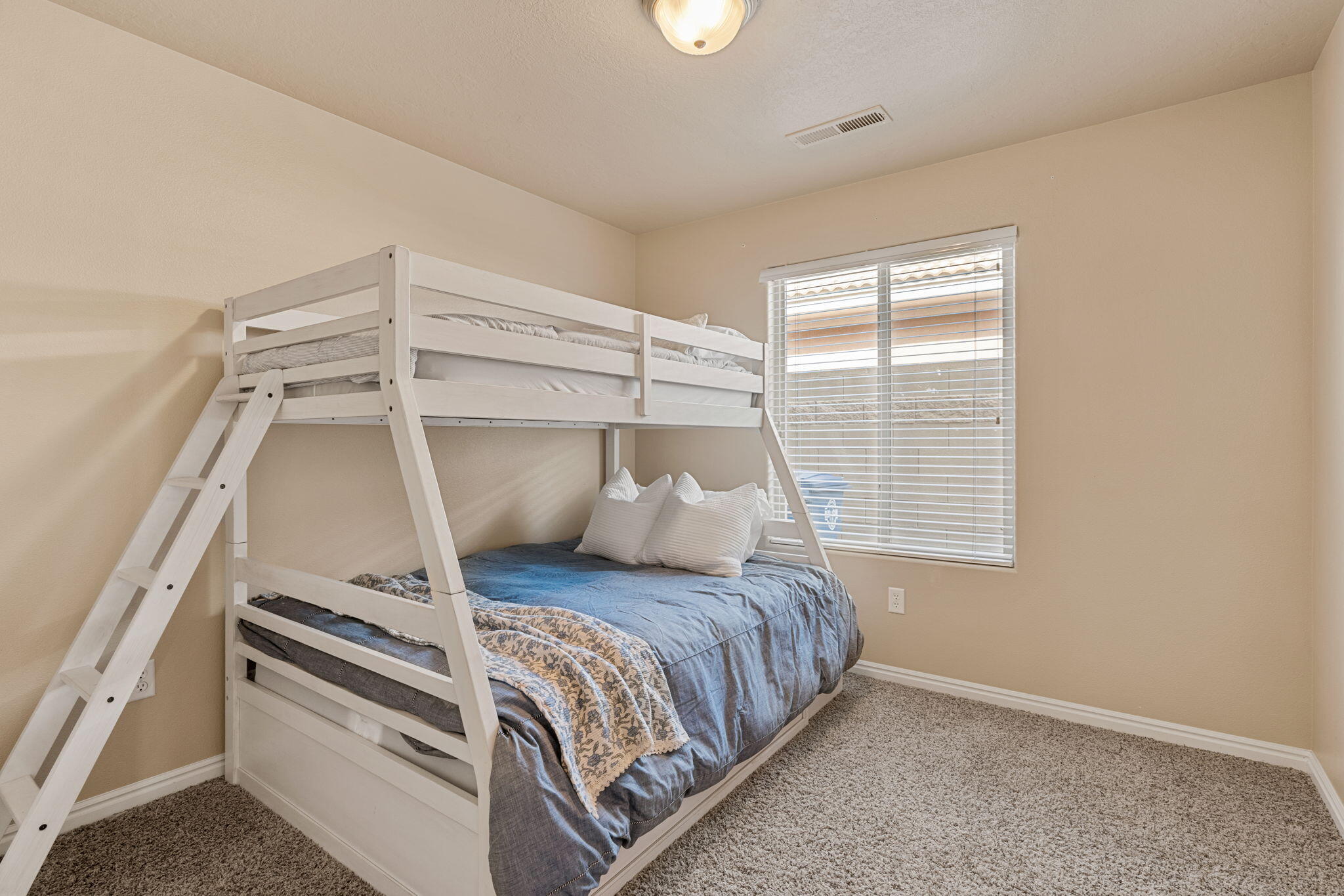 HIGHLAND PARK AT THE CORAL CANYON - Residential