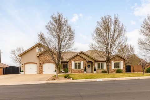 Photo of 795 E DESERT BLOOM CT, Washington, UT 84780 (MLS # 26-271855)