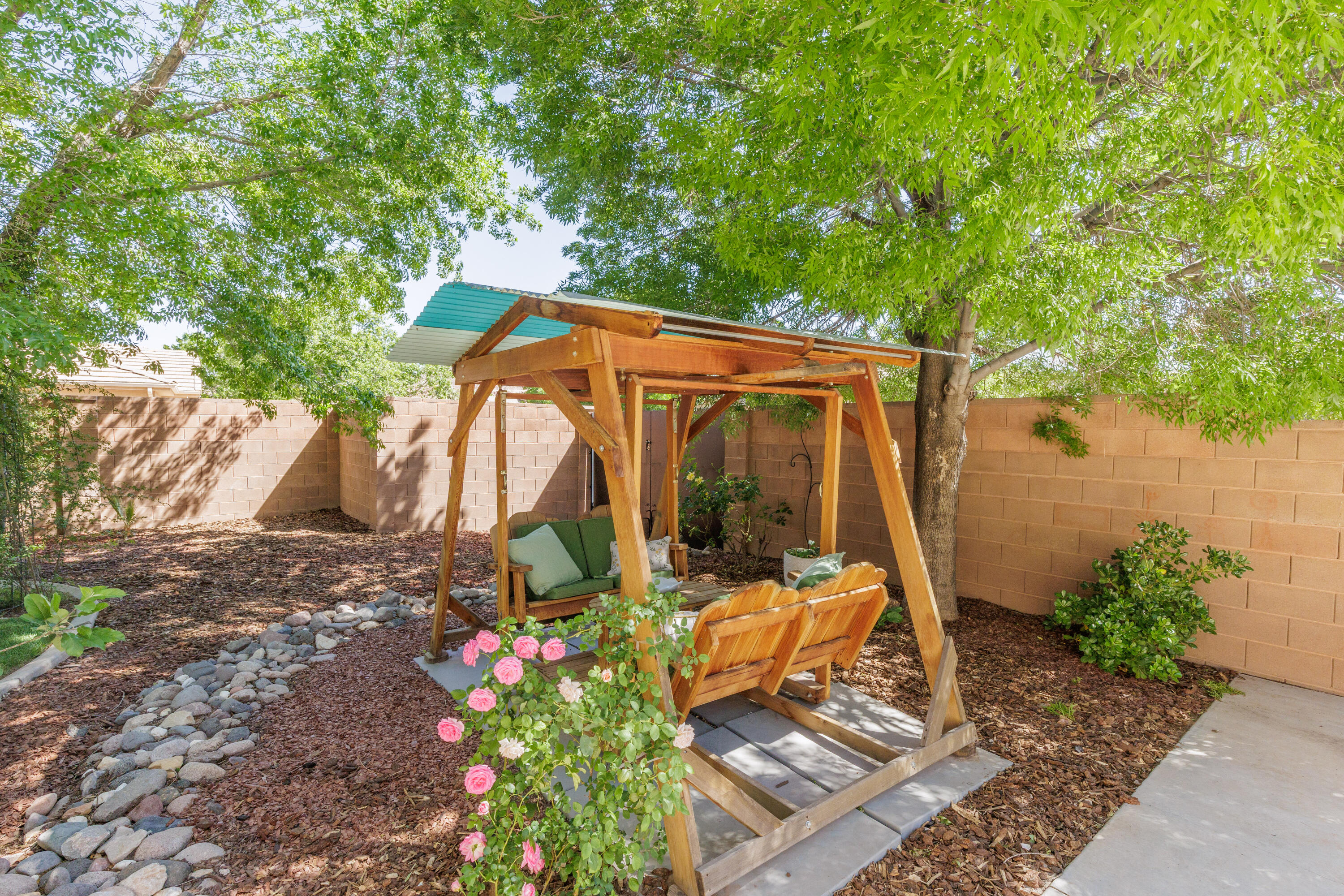 DESERT FIELDS - Residential