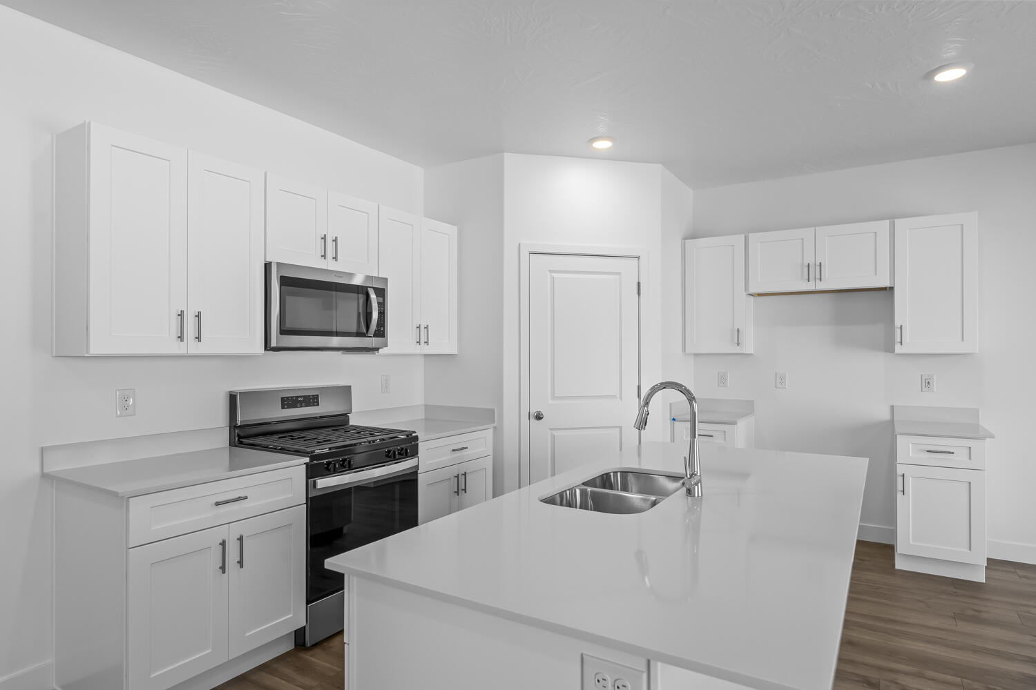 STANDING ROCK EAST AT LONG VALLEY - Residential