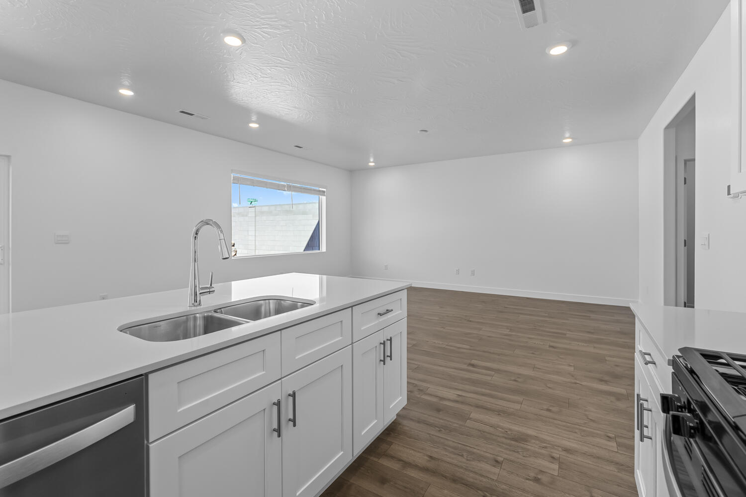 STANDING ROCK EAST AT LONG VALLEY - Residential