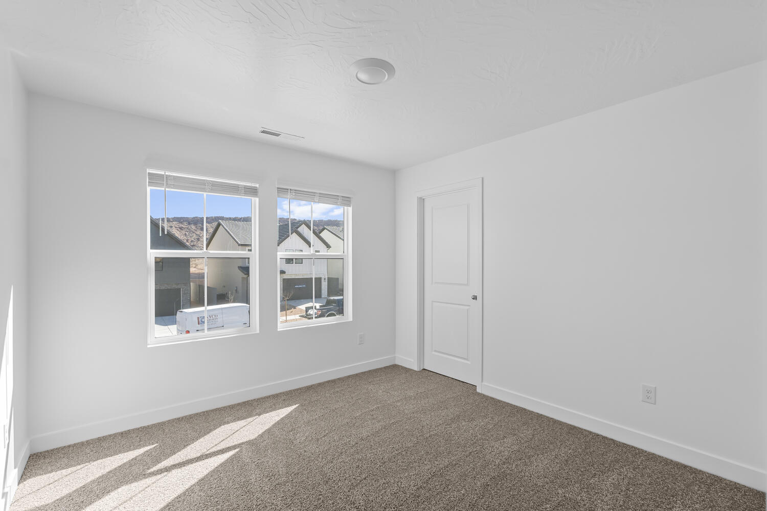 STANDING ROCK EAST AT LONG VALLEY - Residential