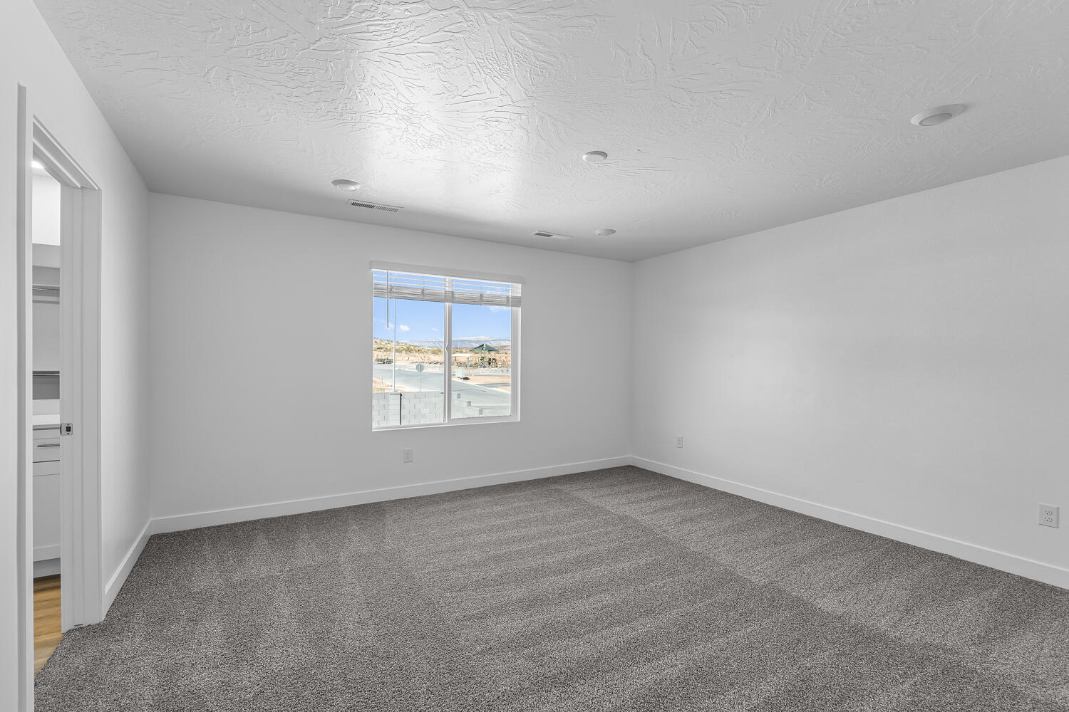 STANDING ROCK EAST AT LONG VALLEY - Residential