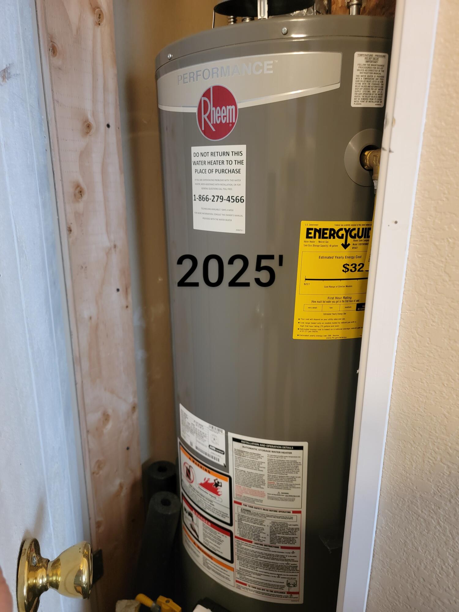 Main image without alt text