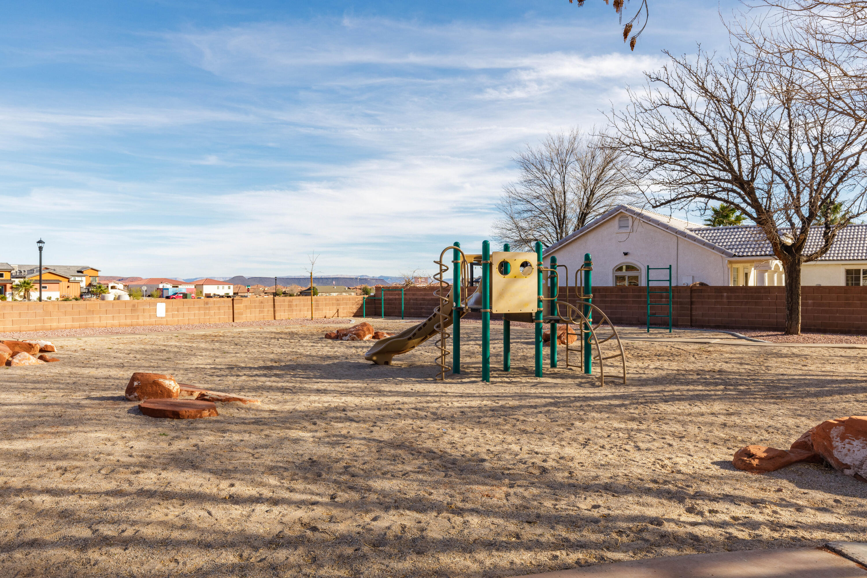 RED MOUNTAIN TOWNHOMES - Residential