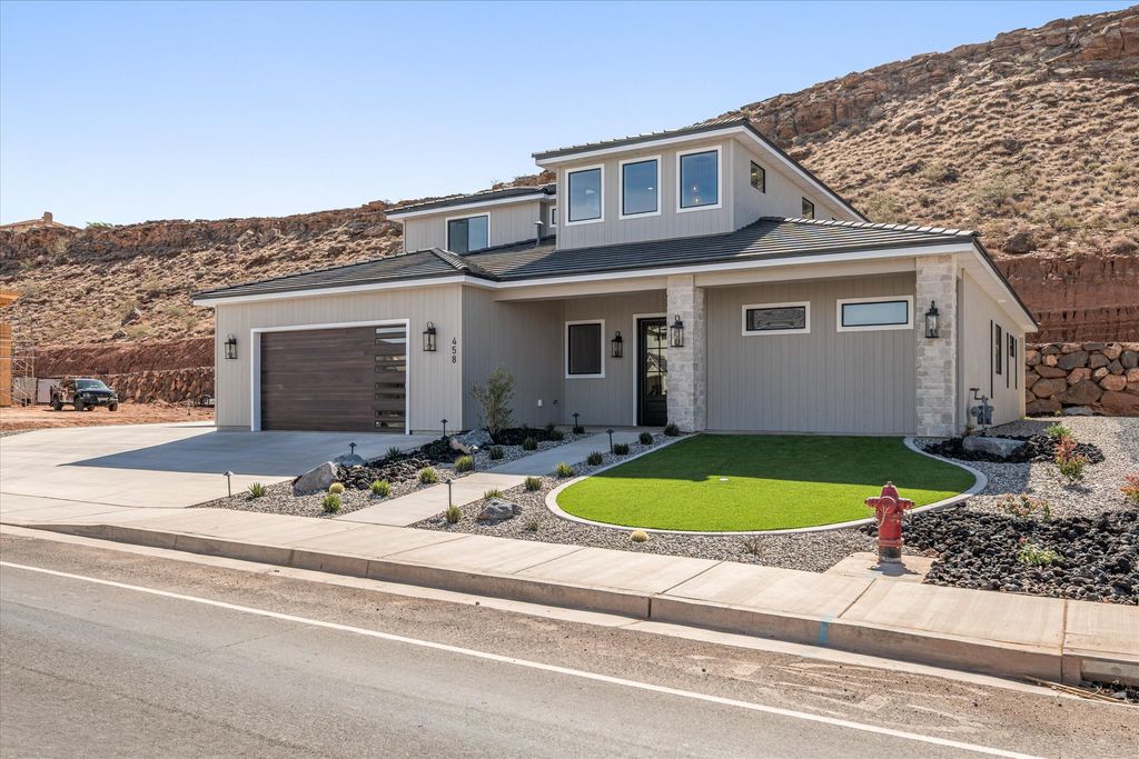 Photo of 458 E Weatherby Way, Washington, UT 84780 (MLS # 26-271782)