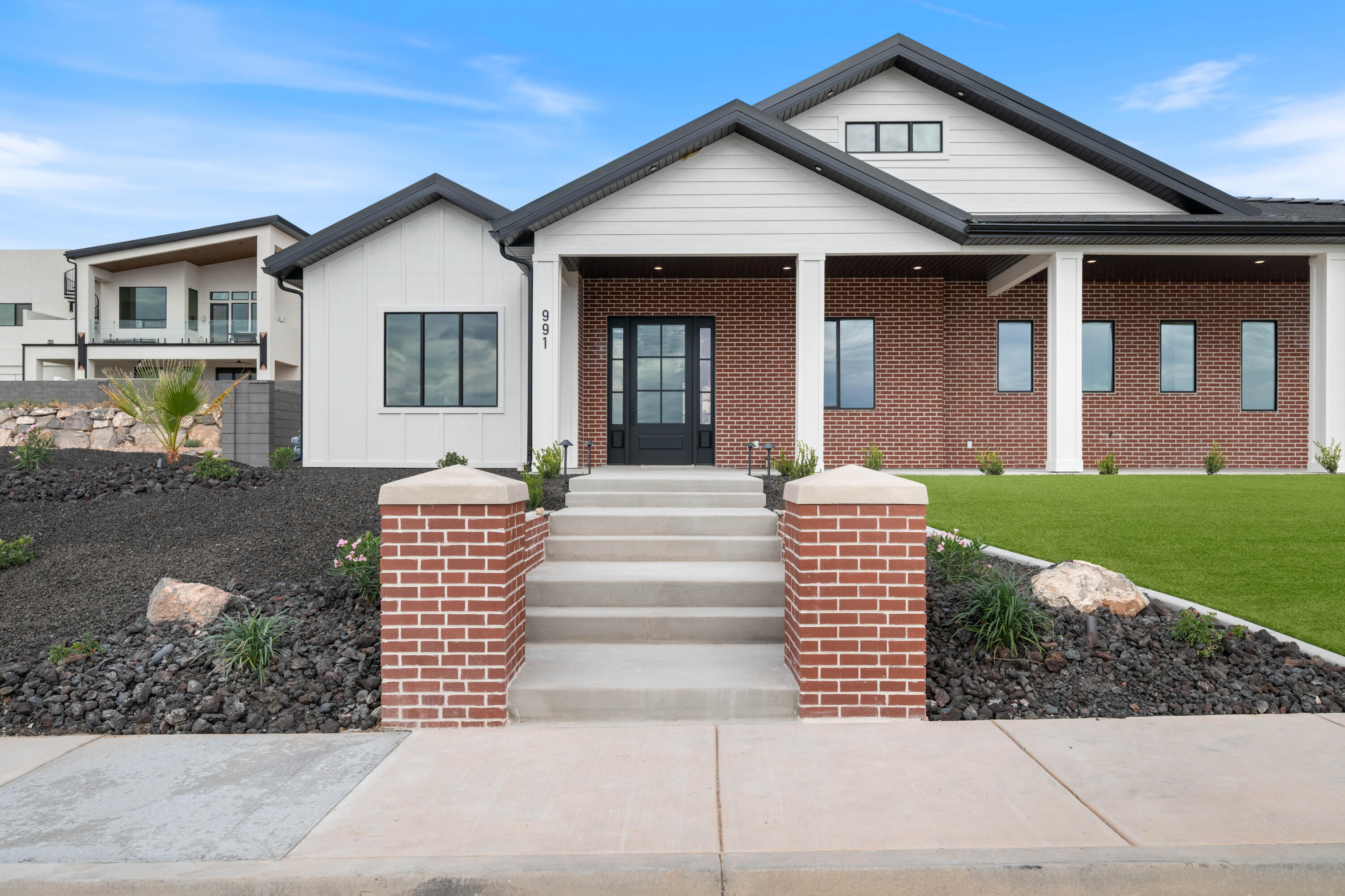 GRAND HEIGHTS - Residential