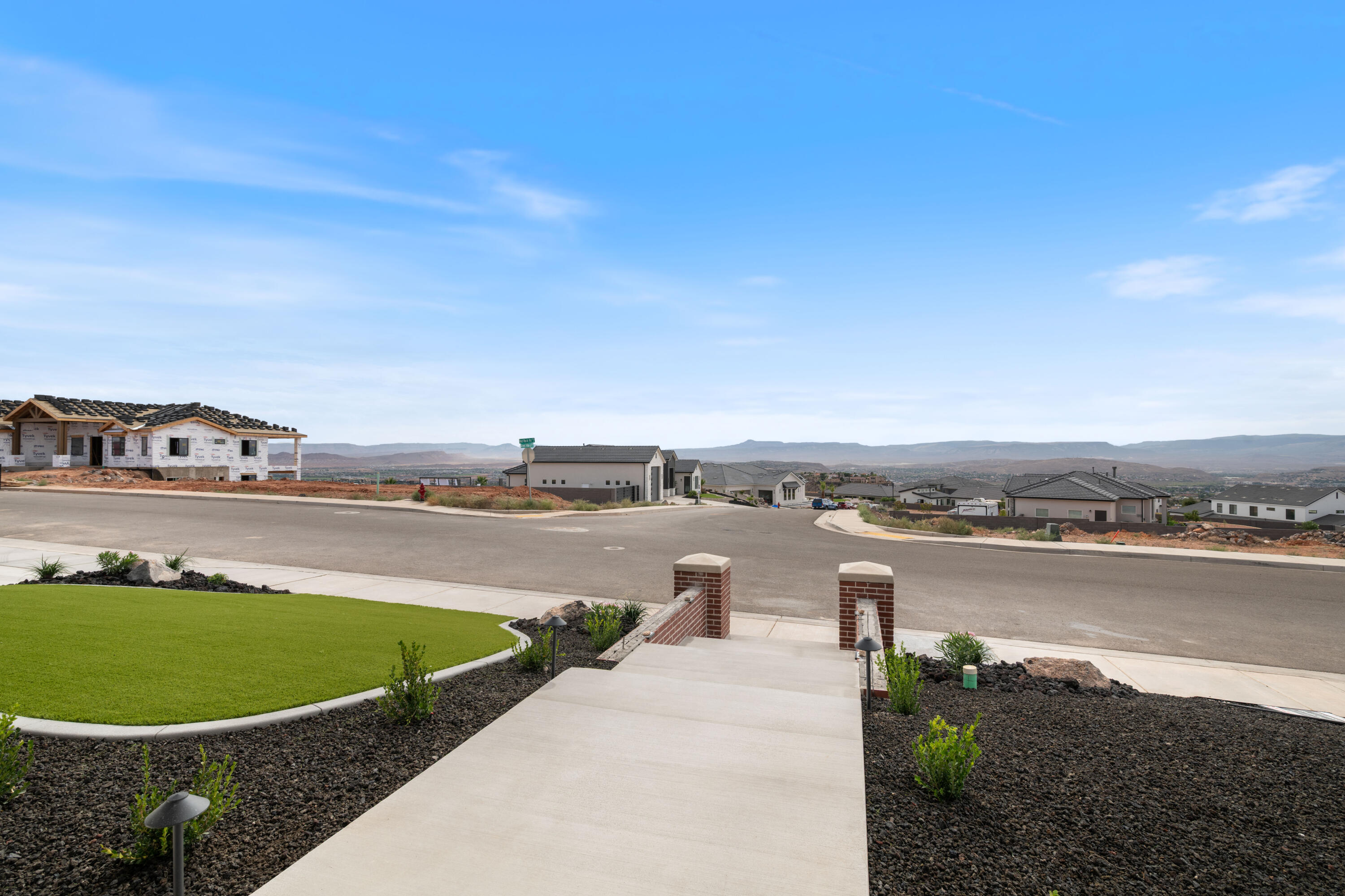 GRAND HEIGHTS - Residential