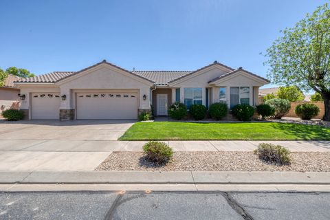 Photo of 1629 W WONDERSTONE DR, Saint George, UT 84790 (MLS # 26-271156)