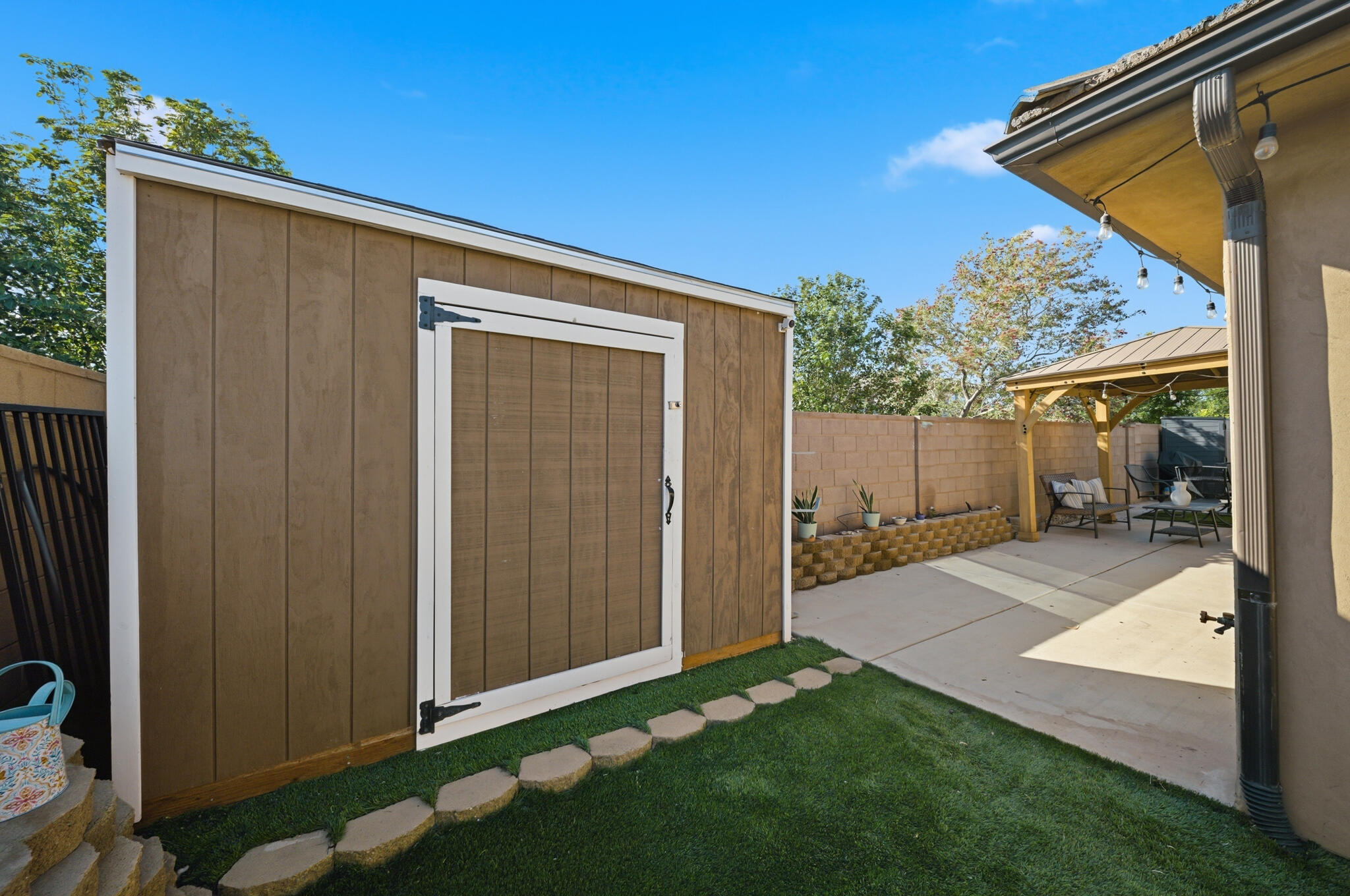 DESERT RIDGE - Residential