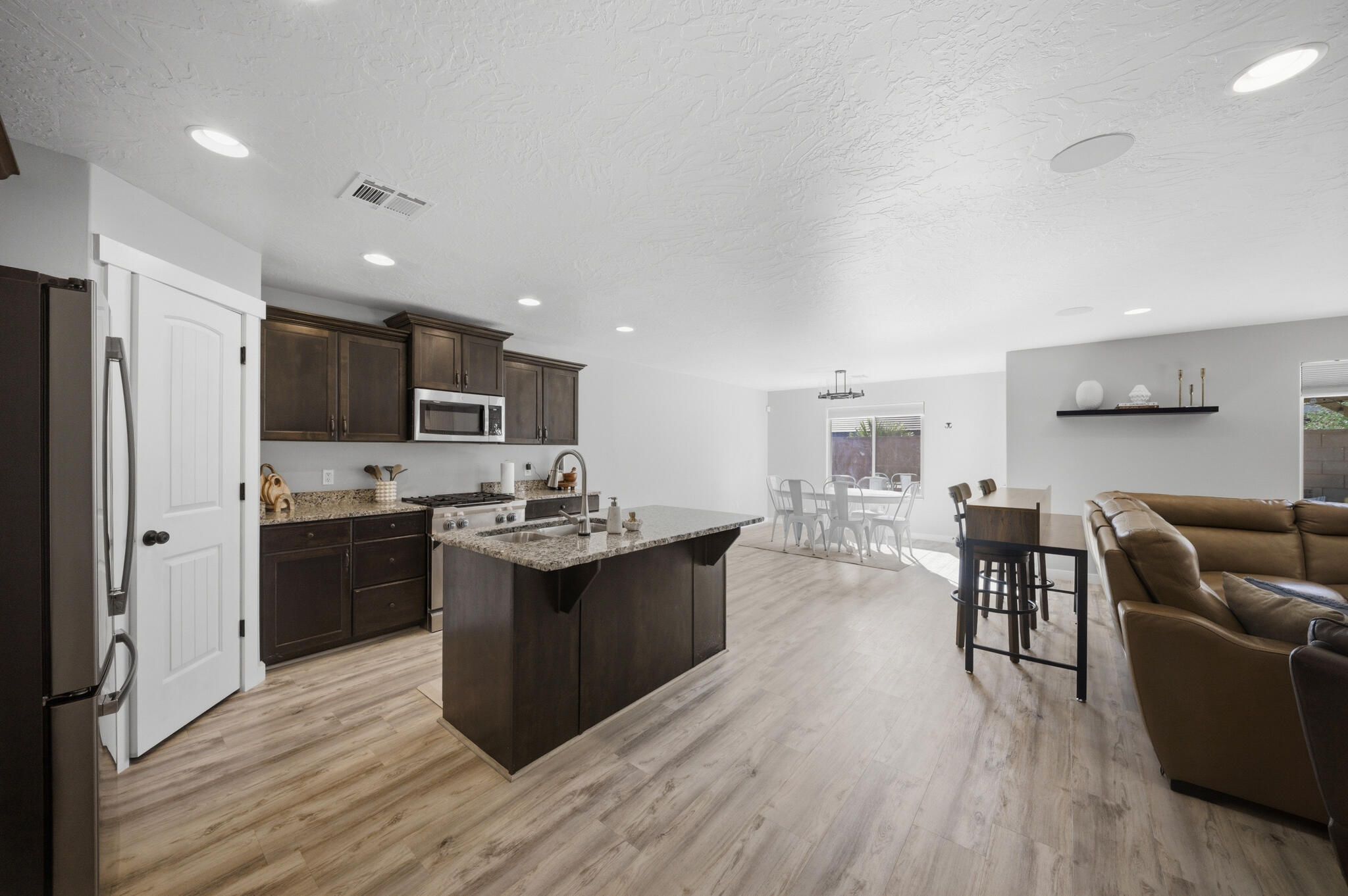 DESERT RIDGE - Residential
