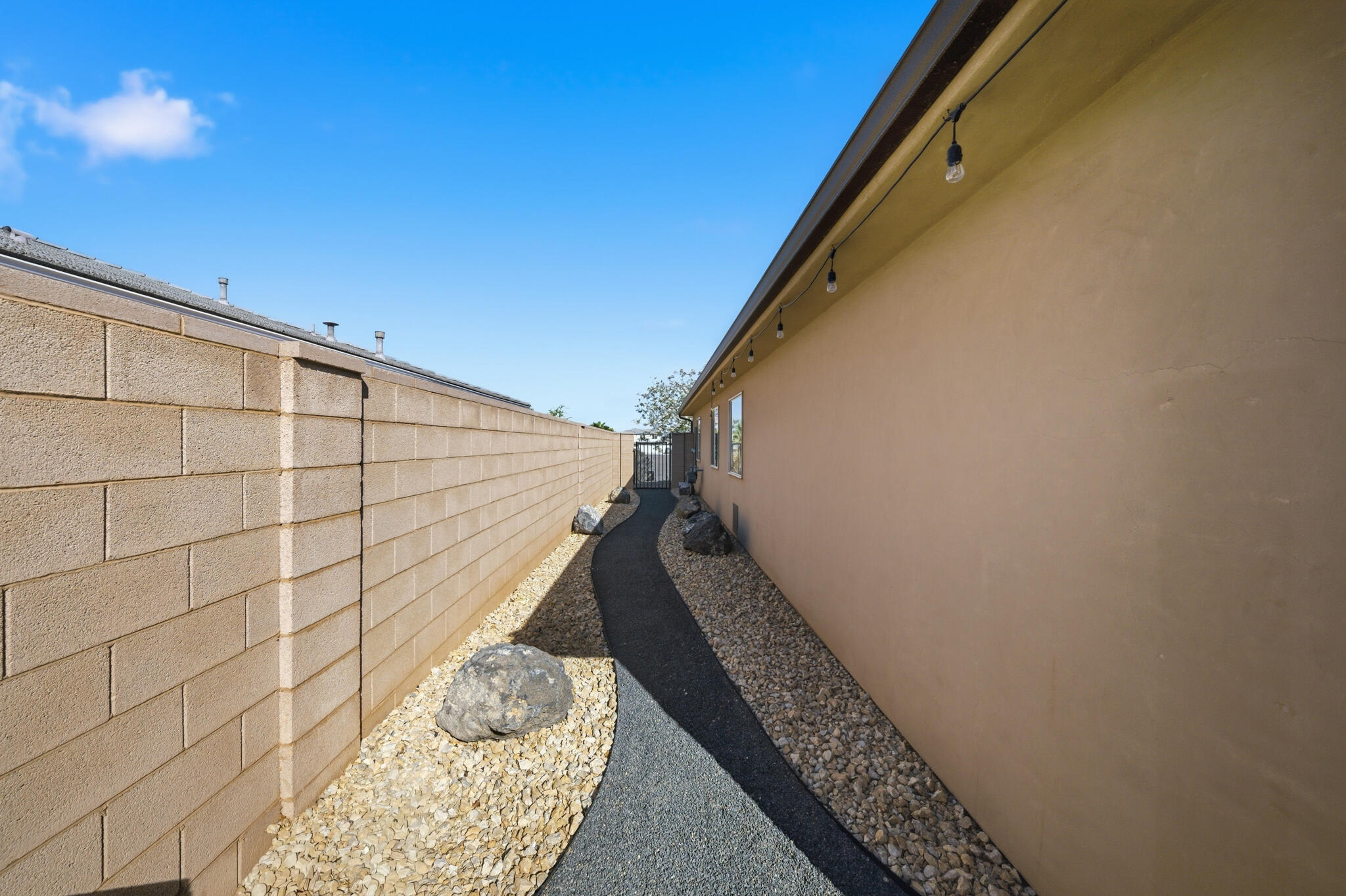DESERT RIDGE - Residential