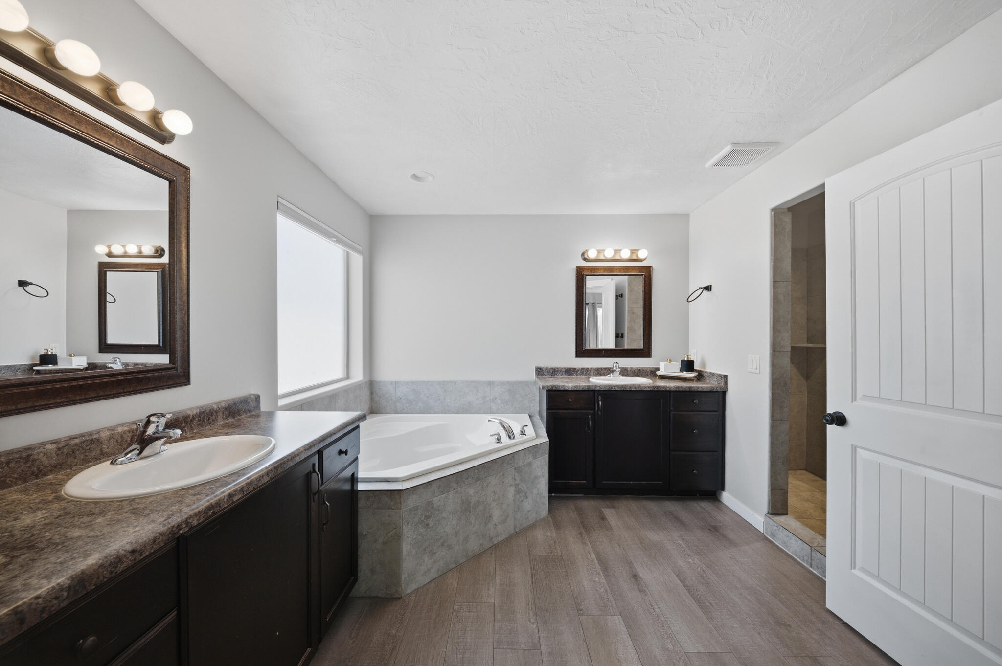 DESERT RIDGE - Residential