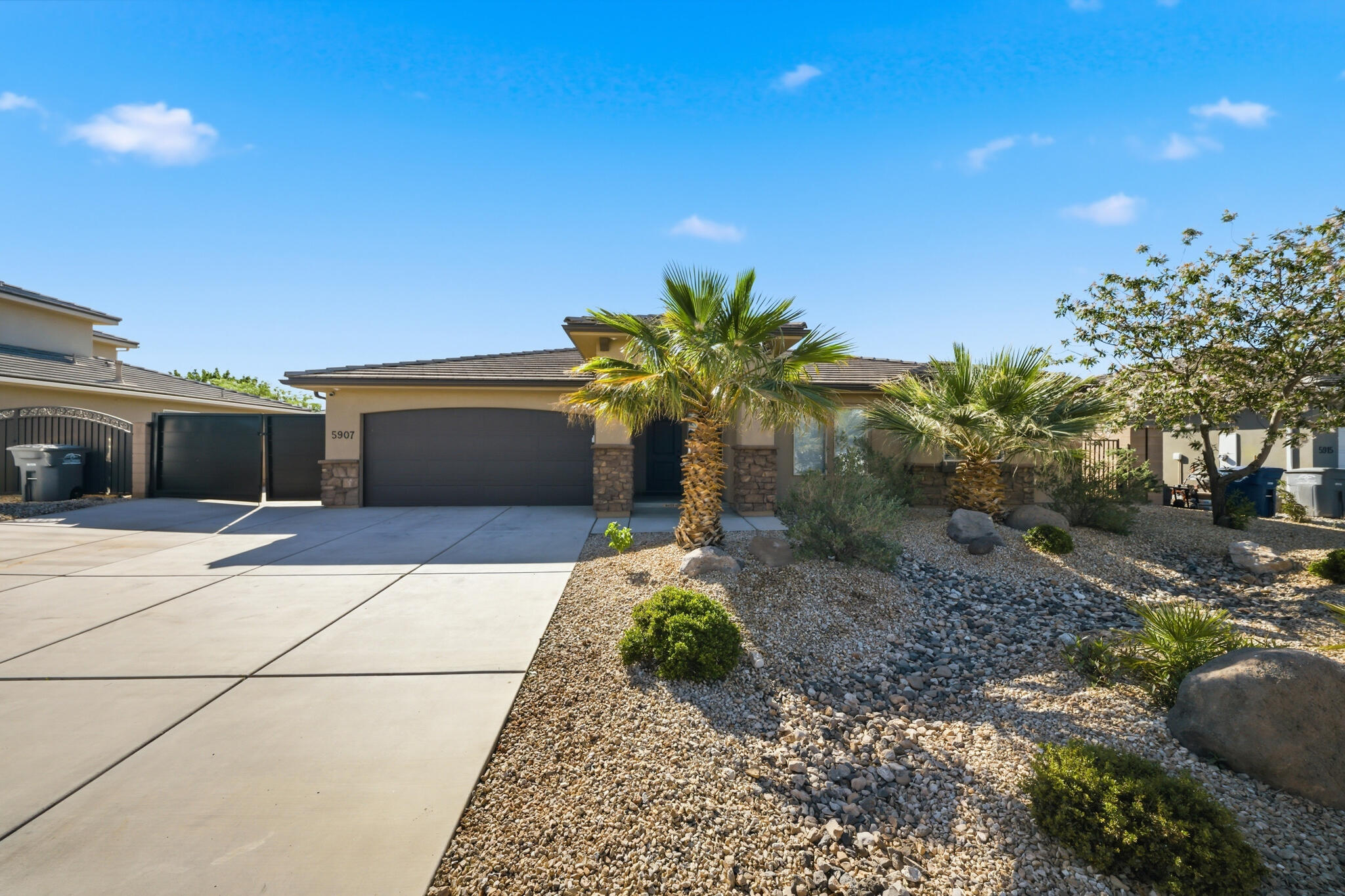 DESERT RIDGE - Residential