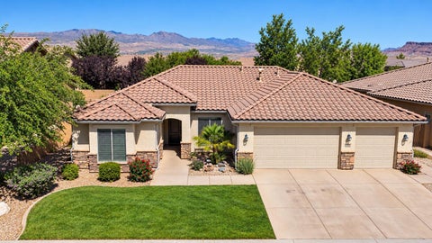 Photo of 4996 S MOSAIC DR, Saint George, UT 84790 (MLS # 26-273011)