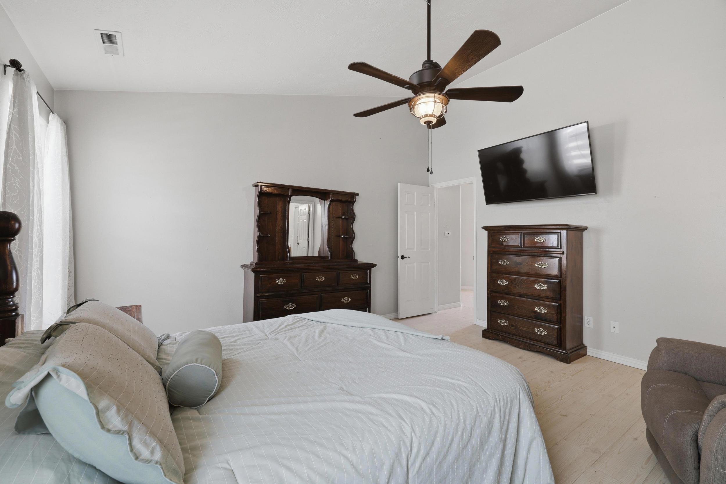 COTTON MANOR - Residential