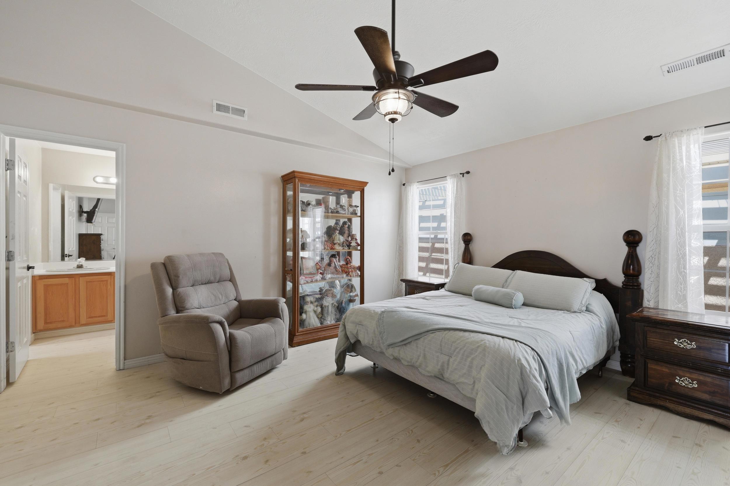 COTTON MANOR - Residential