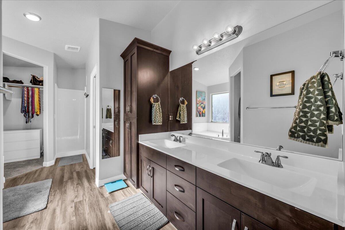 ELMWOOD ESTATES - Residential