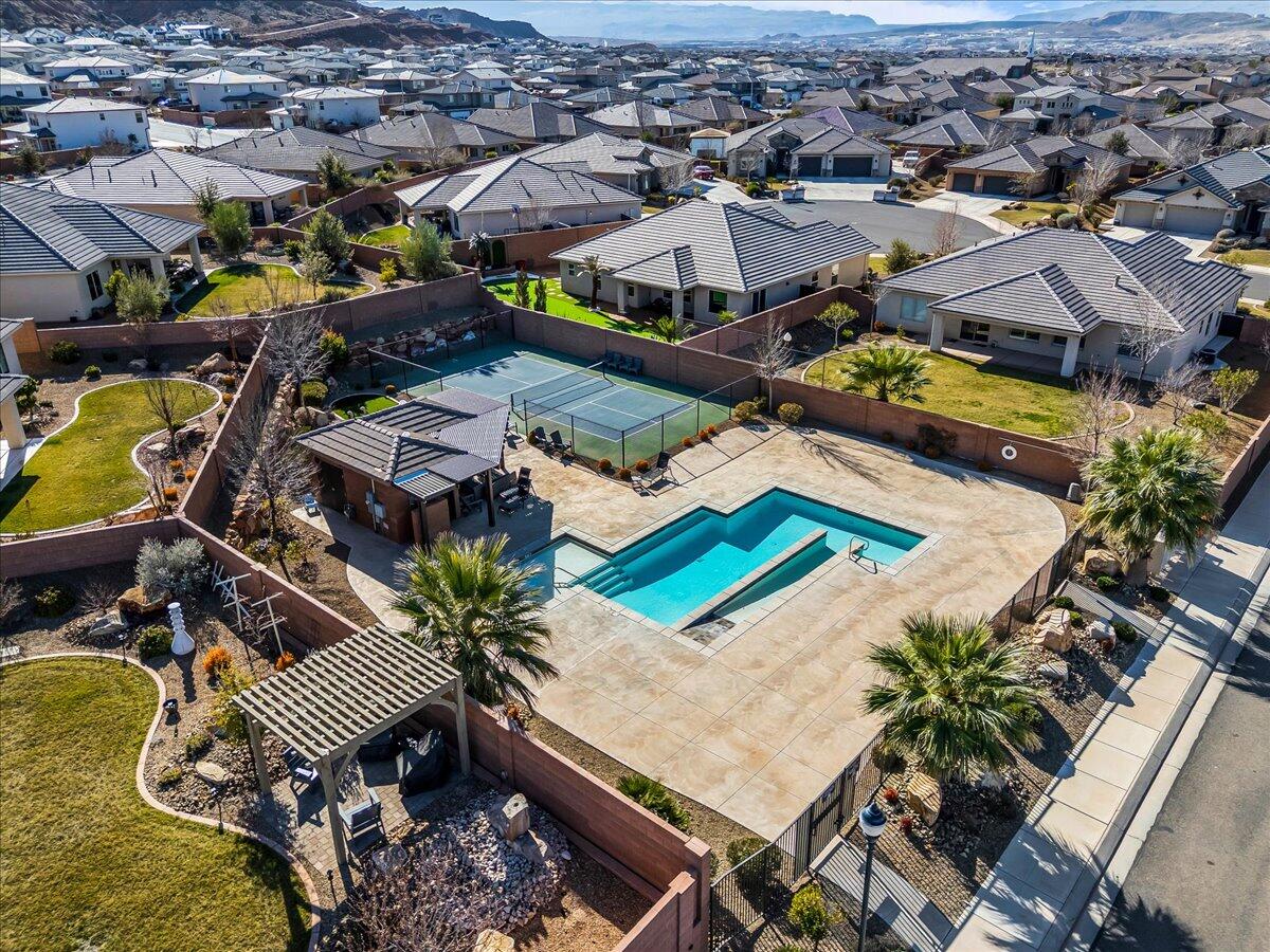 ELMWOOD ESTATES - Residential