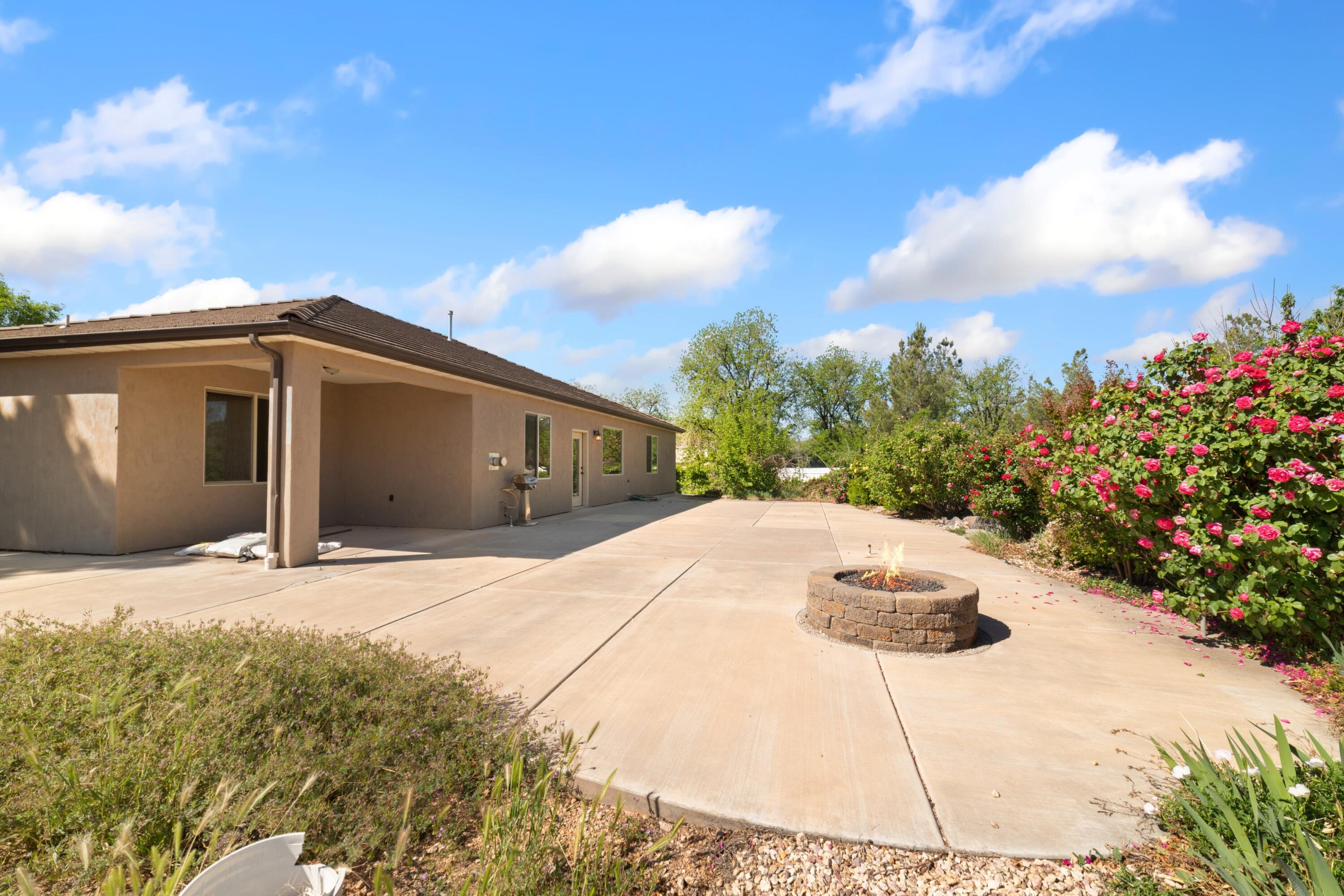 COBBLESTONE FIELDS (H) - Residential