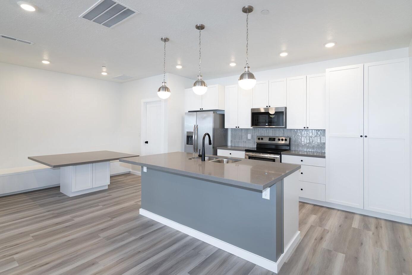 CORAL SPRINGS CONDOMINIUMS - Residential