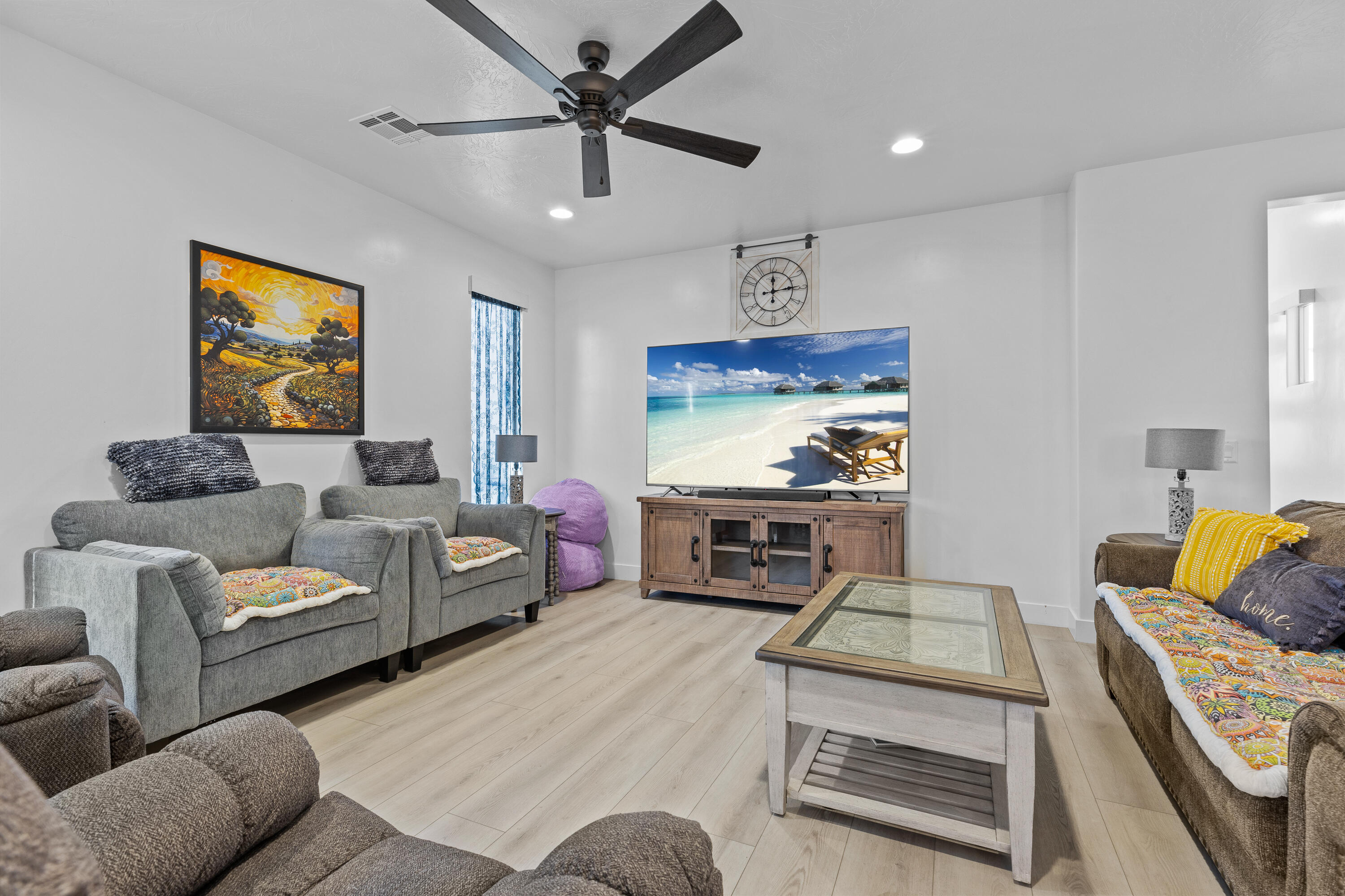 DESERT VISTA - Residential