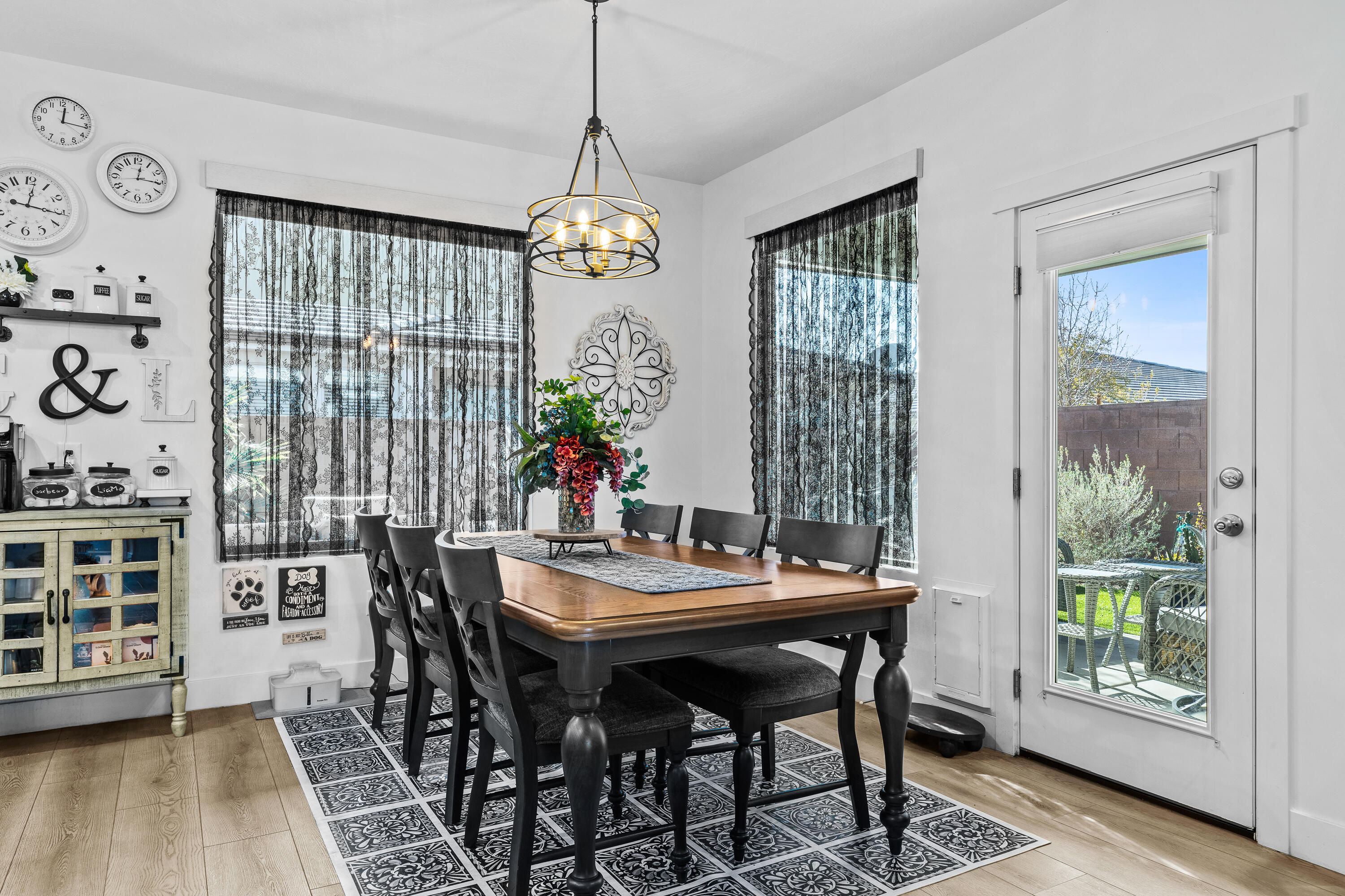 DESERT VISTA - Residential