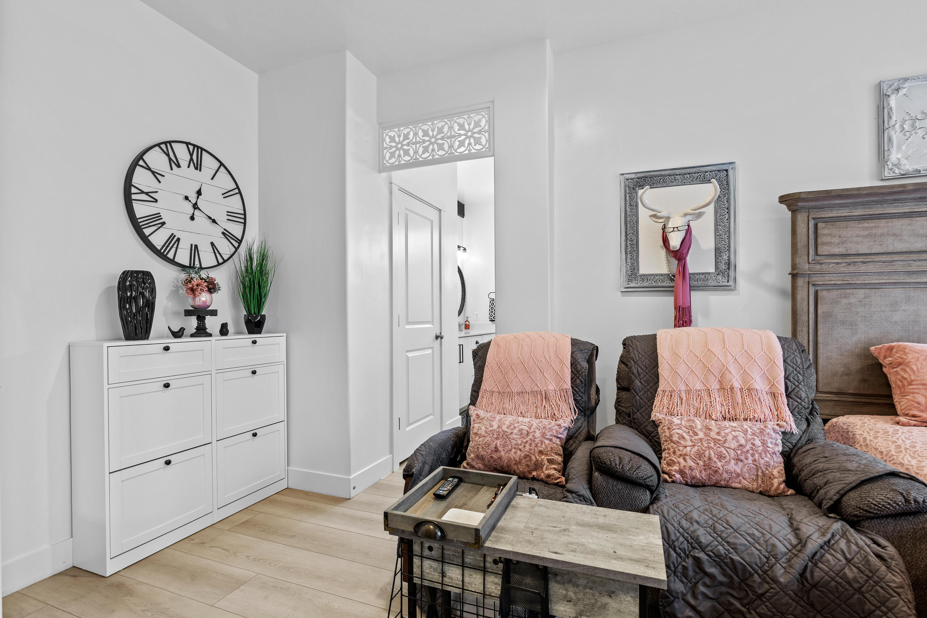 DESERT VISTA - Residential